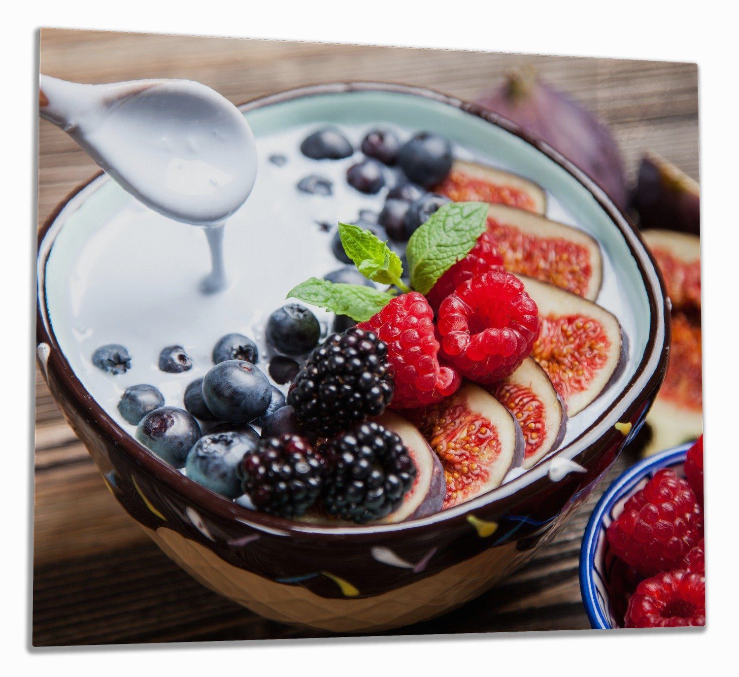 Wallario Herd-Abdeckplatte Joghurt mit frischen Früchten, ESG-Sicherheitsglas, (Glasplatte, 1 tlg., inkl. 5mm Noppen), verschiedene Größen