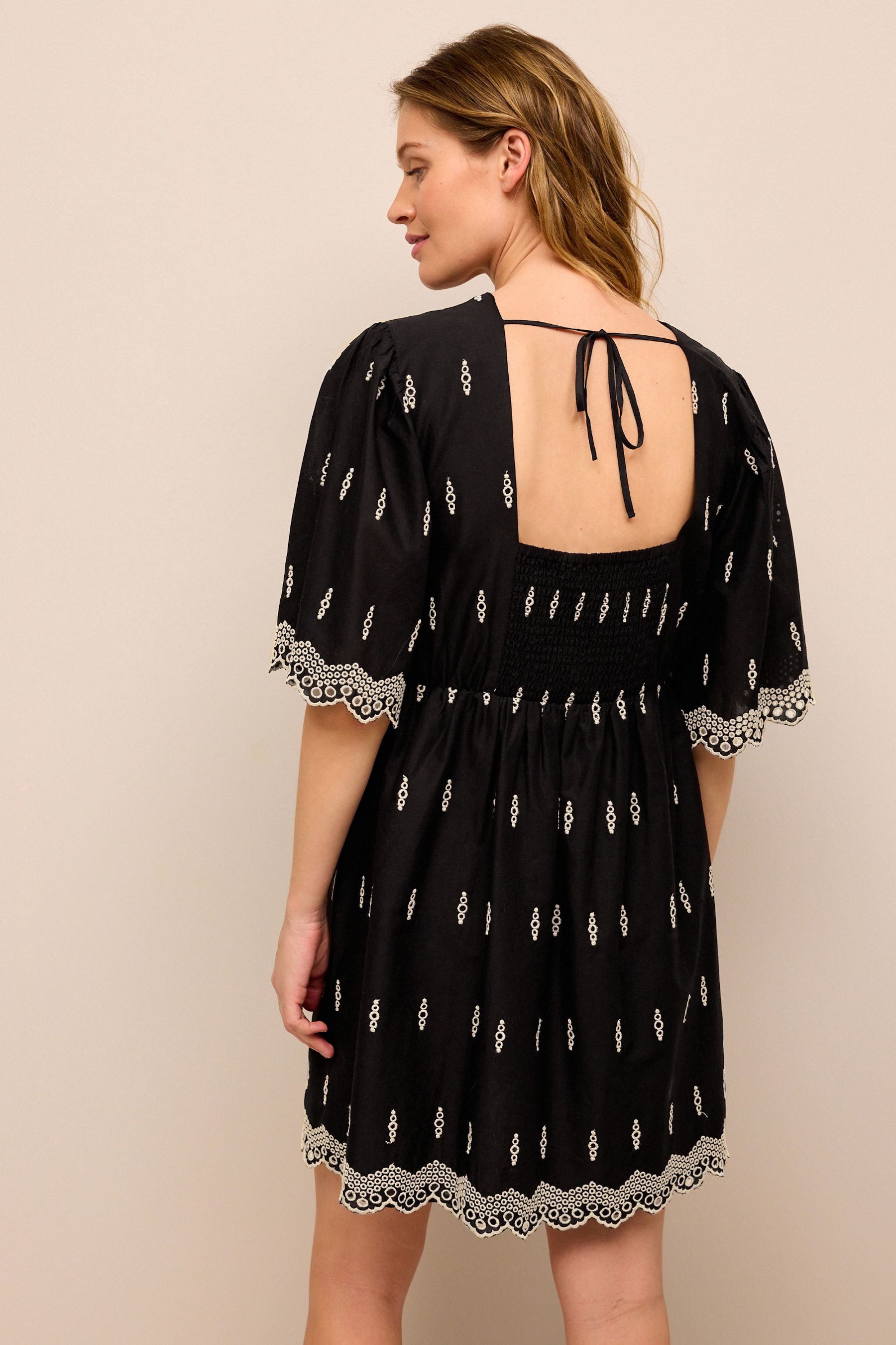 Next Umstandskleid Kleid mit Lochstickerei (1-tlg) günstig online kaufen