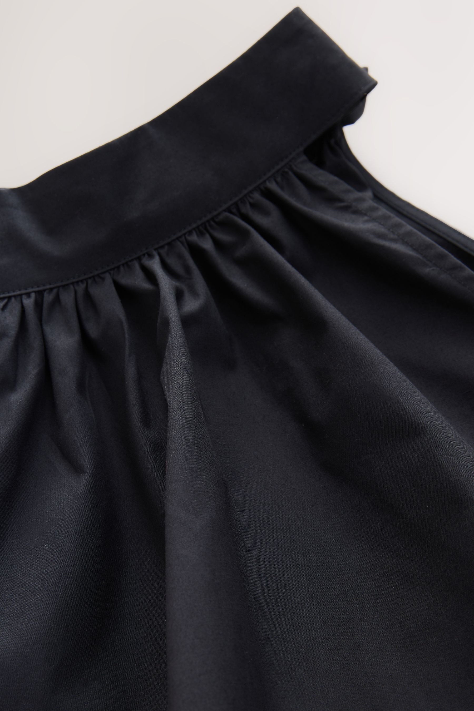 Next Minikleid Ärmelloses, gestuftes Neckholder-Minikleid (1-tlg) günstig online kaufen