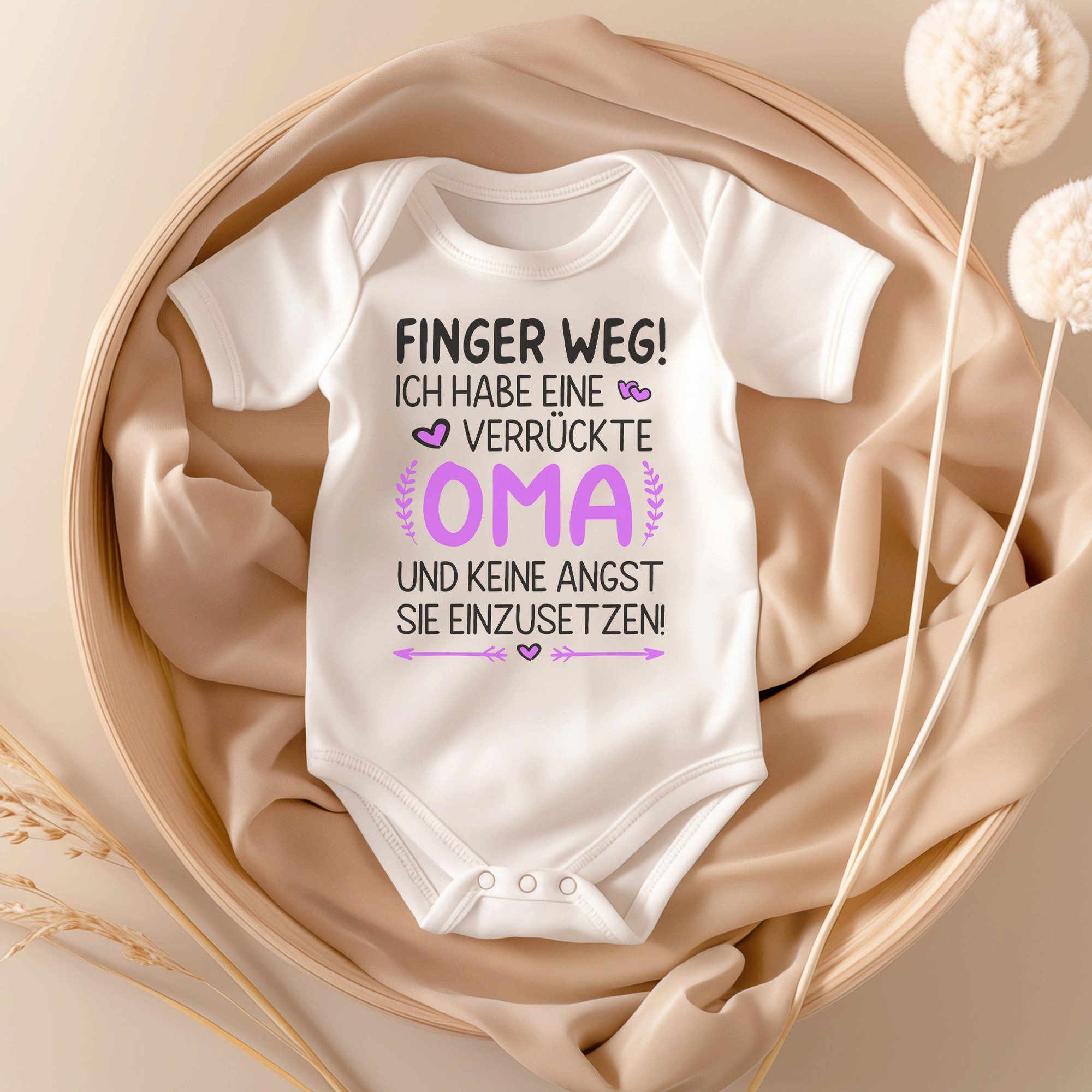 22Feels Kurzarmbody Bio Mädchen Babybody Weiß Finger weg Oma (Pink) Geschenk Taufe BIO-Baumwolle - In Deutschland Bedruckt - Niedlicher Print – Bild 2 von 3