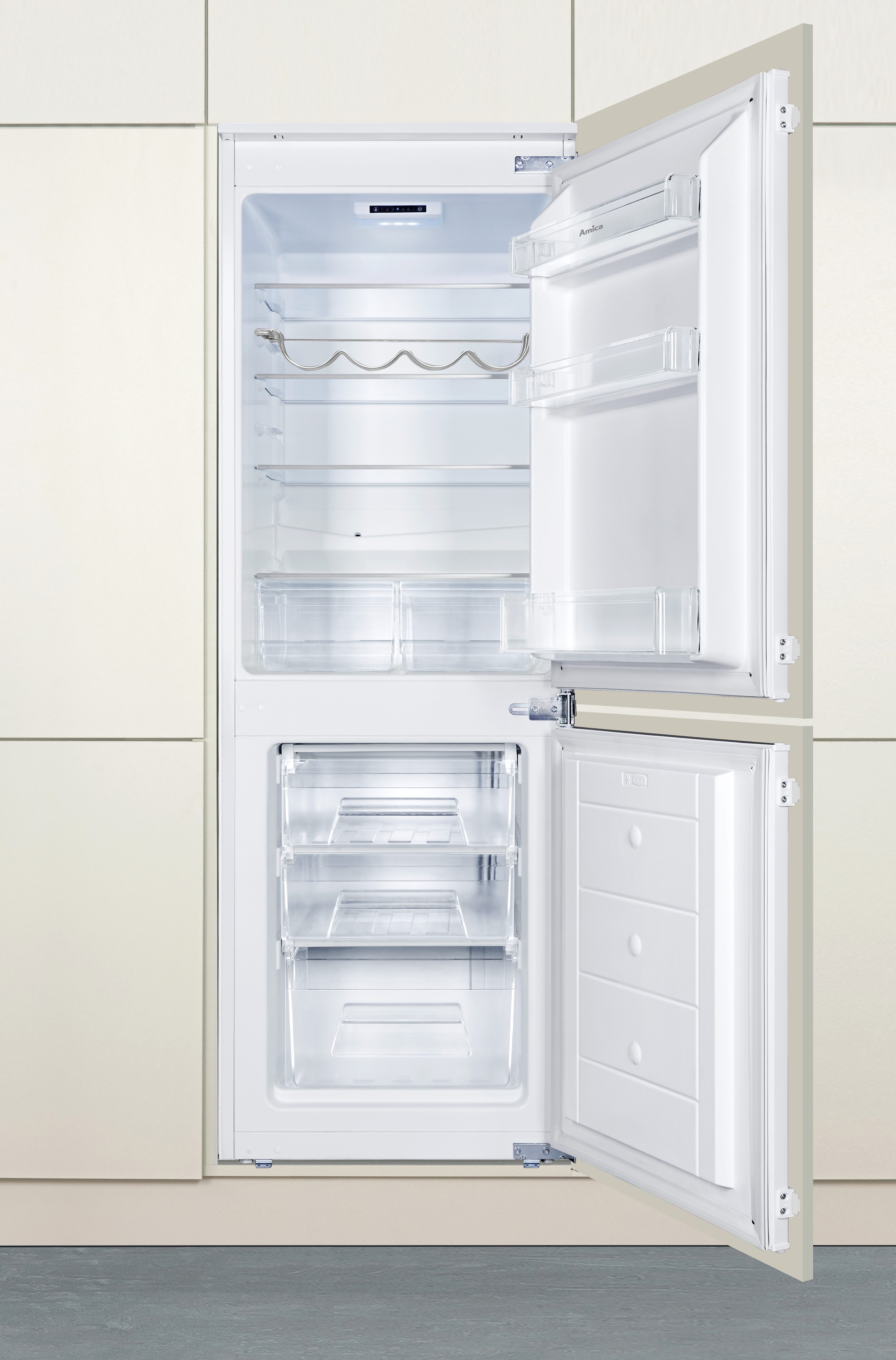 Amica Einbaukühlgefrierkombination EKGCS 385 901, 157,4 cm hoch, 54 cm breit, Kühl, klar, komfortabel – Frische für deinen modernen Alltag – Bild 4 von 5