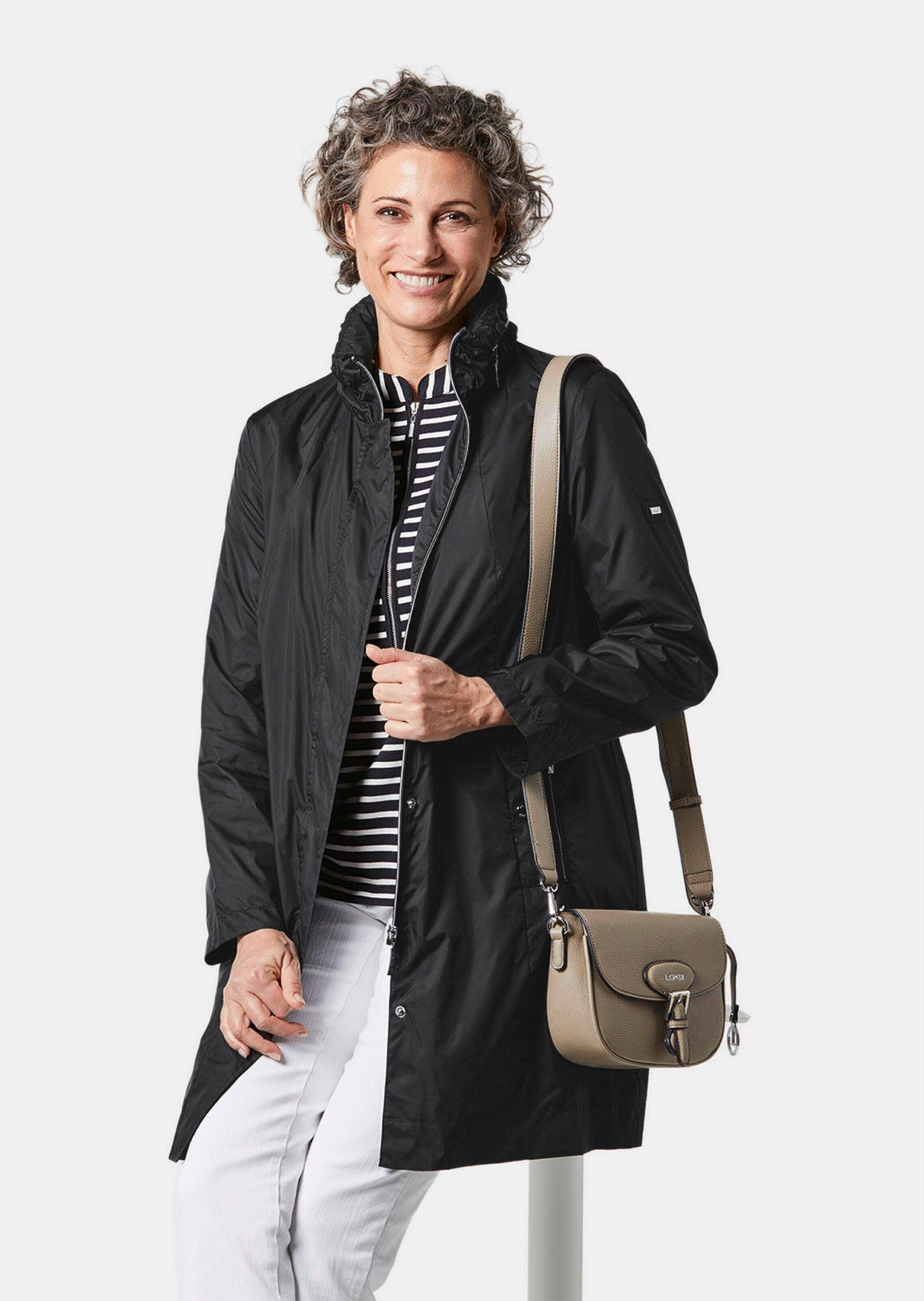 GOLDNER Kurzmantel Leicht wattierter Kurzmantel Matt schimmernde Damen Funktionsjacke mit versteckter Kapuze