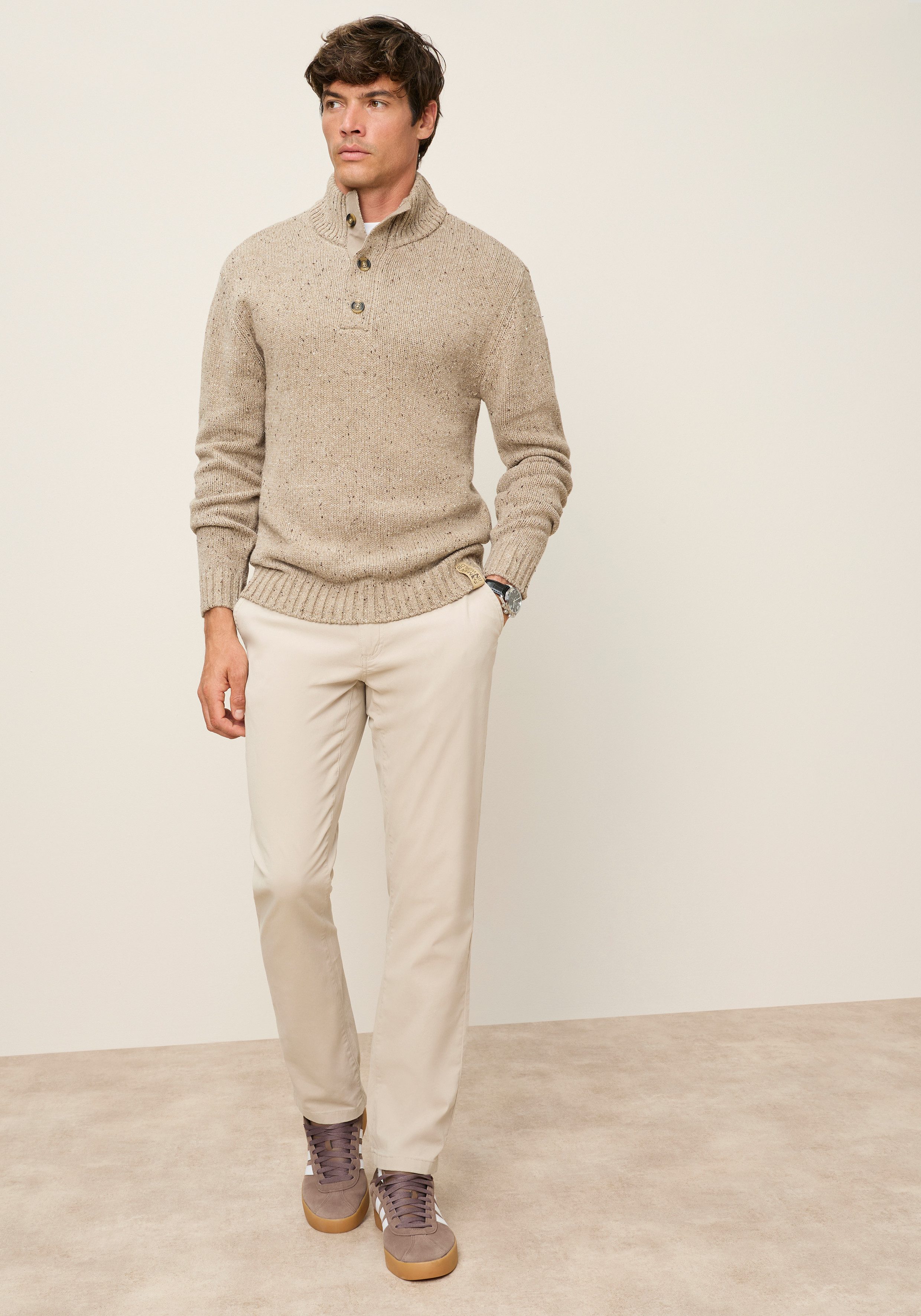 Zum Outfit 12