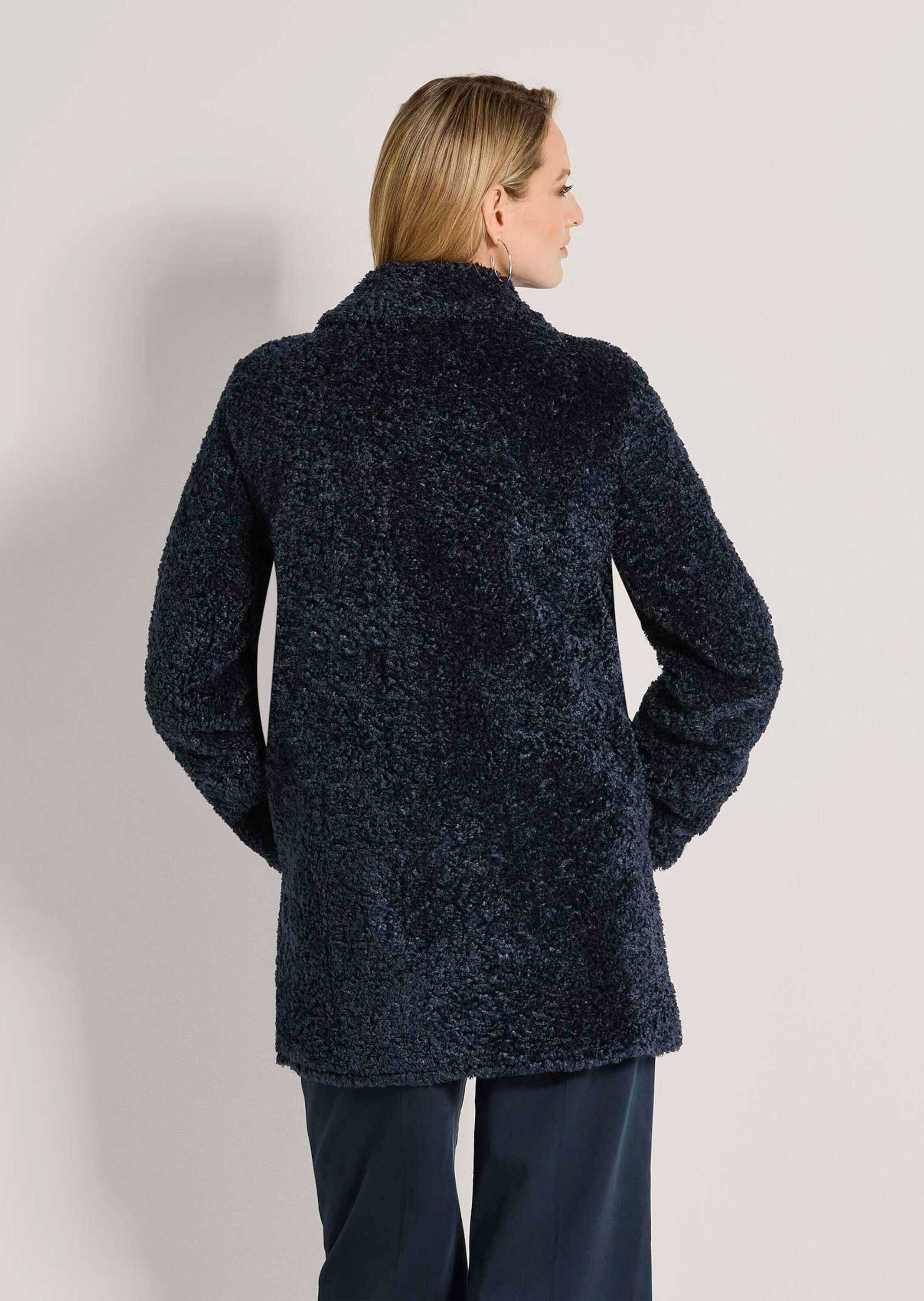 MADELEINE Kurzmantel Kurzer Teddymantel mit Druckknöpfen Großzügiger Kragen, aufgesetzte Taschen & lange Ärmel