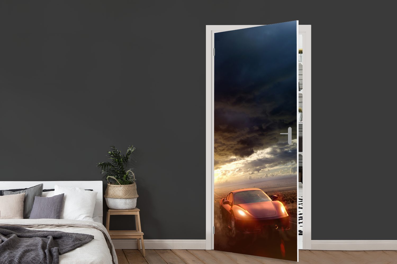 Tür, fährt 75x205 (1 bedruckt, Wolken, cm MuchoWow Türaufkleber, Matt, dunklen St), Luxussportwagen Türtapete für unter Fototapete
