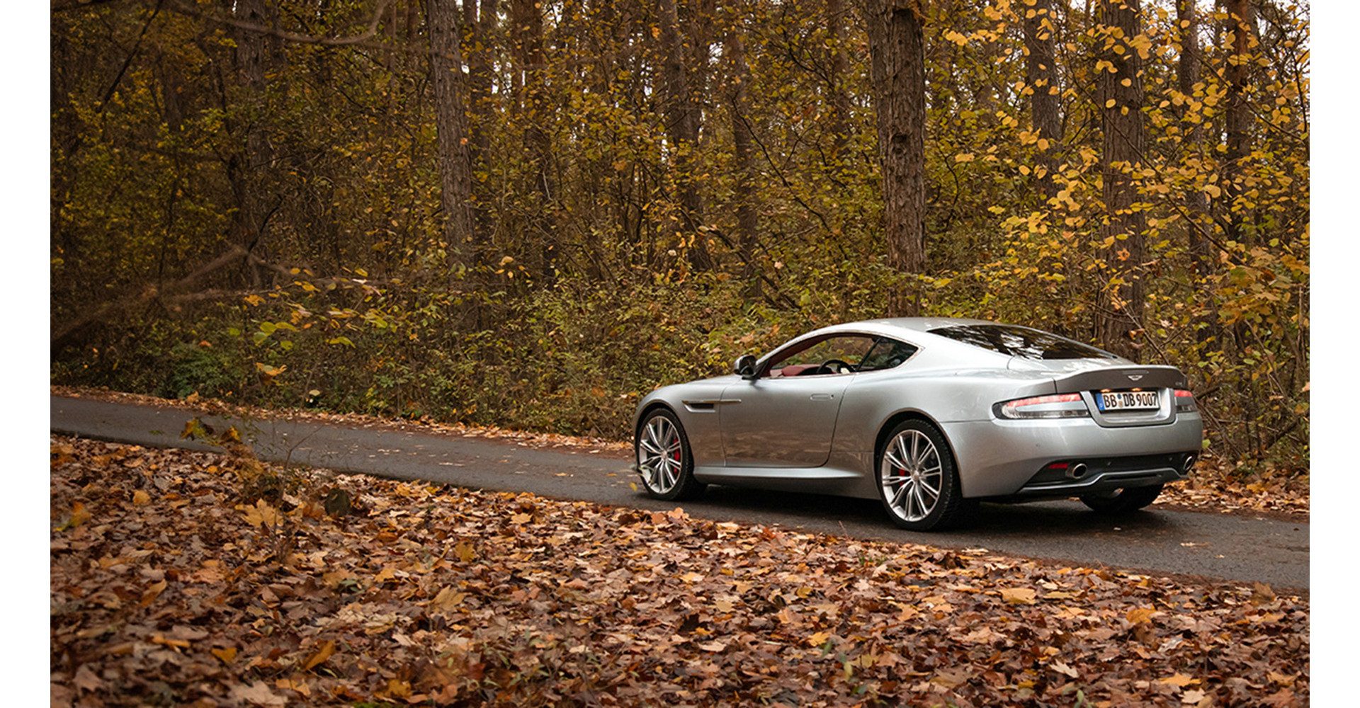 Jochen Schweizer Erlebnisgutschein Aston Martin mieten Weil der Stadt (1 Std), Aston Martin DB9 V12 fahren und Motorpower spüren