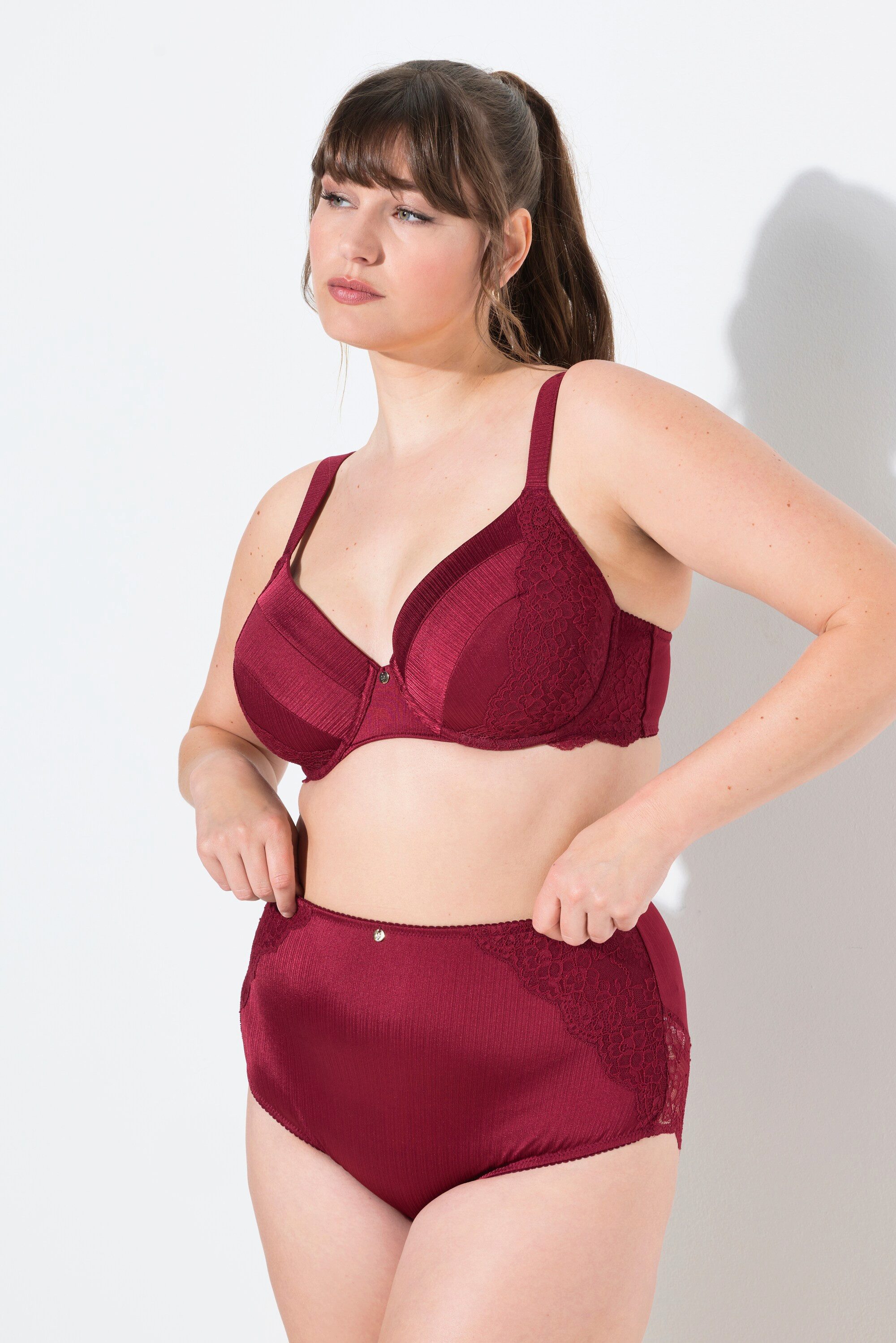 Slip Maxislip Satin Spitzen-Rückseite