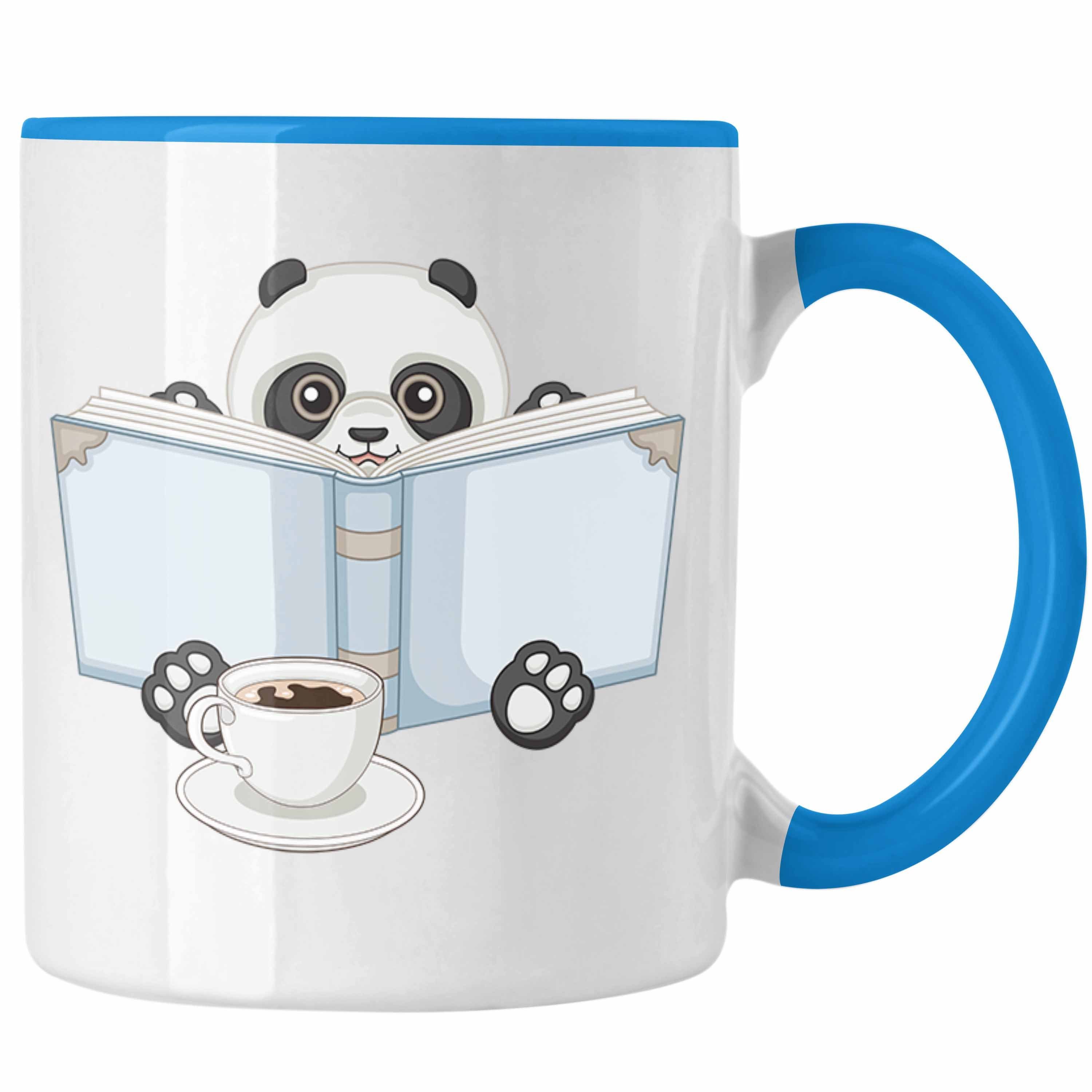 Trendation Tasse Trendation - Leseratte Tasse Geschenk Lesender Panda Grafik Lesen Geschenkidee Kinder Bücherwurm Blau