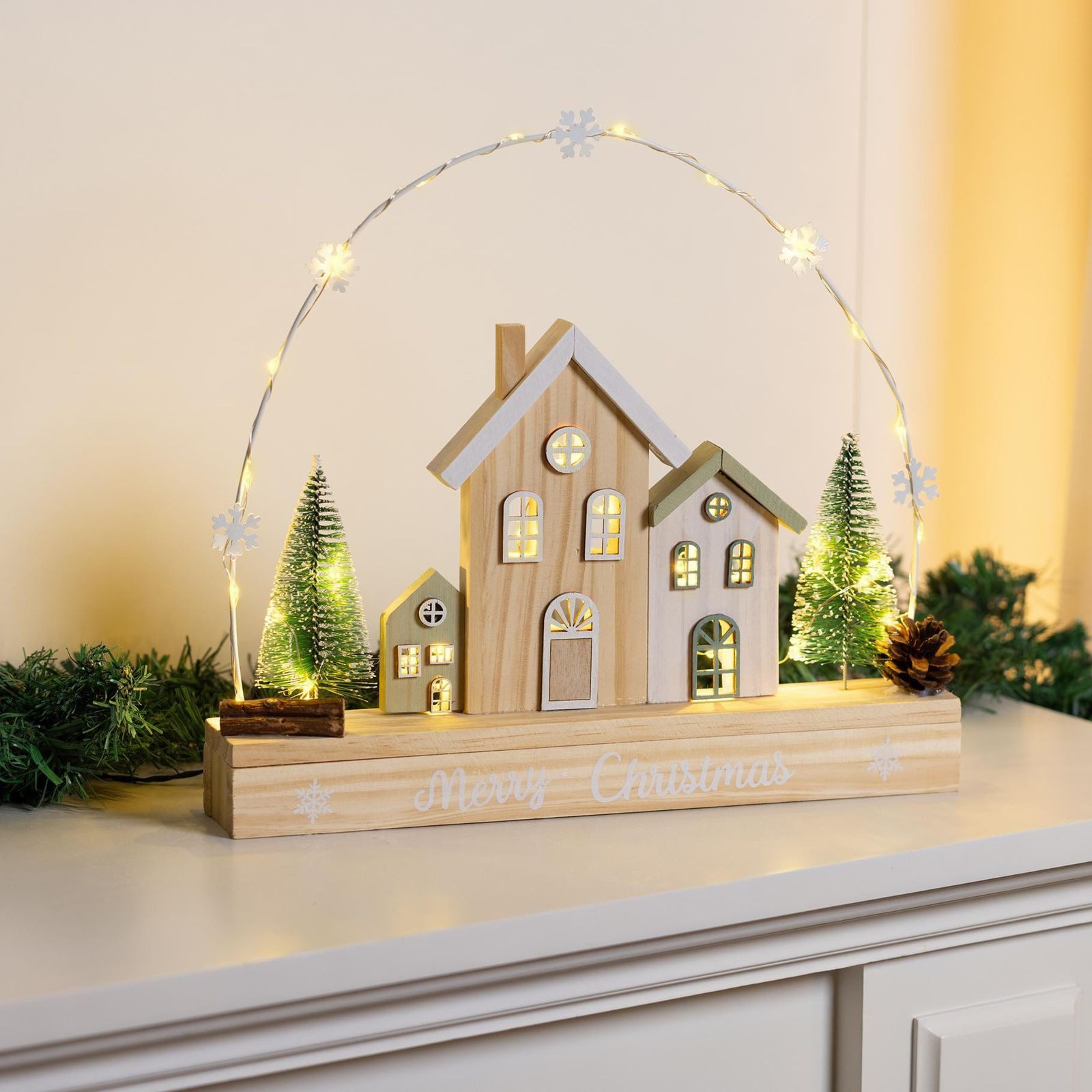 Gravidus Weihnachtsdorf LED Weihnachtsstadt mit Gravur Merry Christmas – 35 warmweiße LEDs