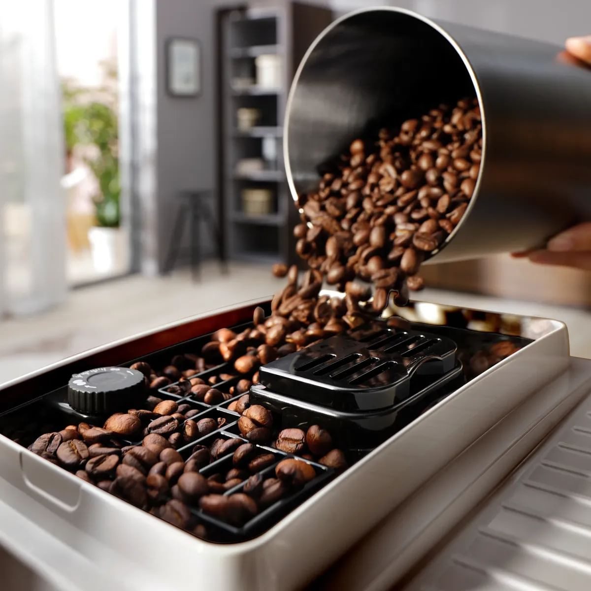 De'Longhi Kaffeevollautomat Magnifica Start Pop ECAM220.50.BG - 5 Rezepte, Milchschaumdüse, beige, Intuitives Touch Bedienfeld, Iced Coffee, einstellbares Aroma – Bild 5 von 5