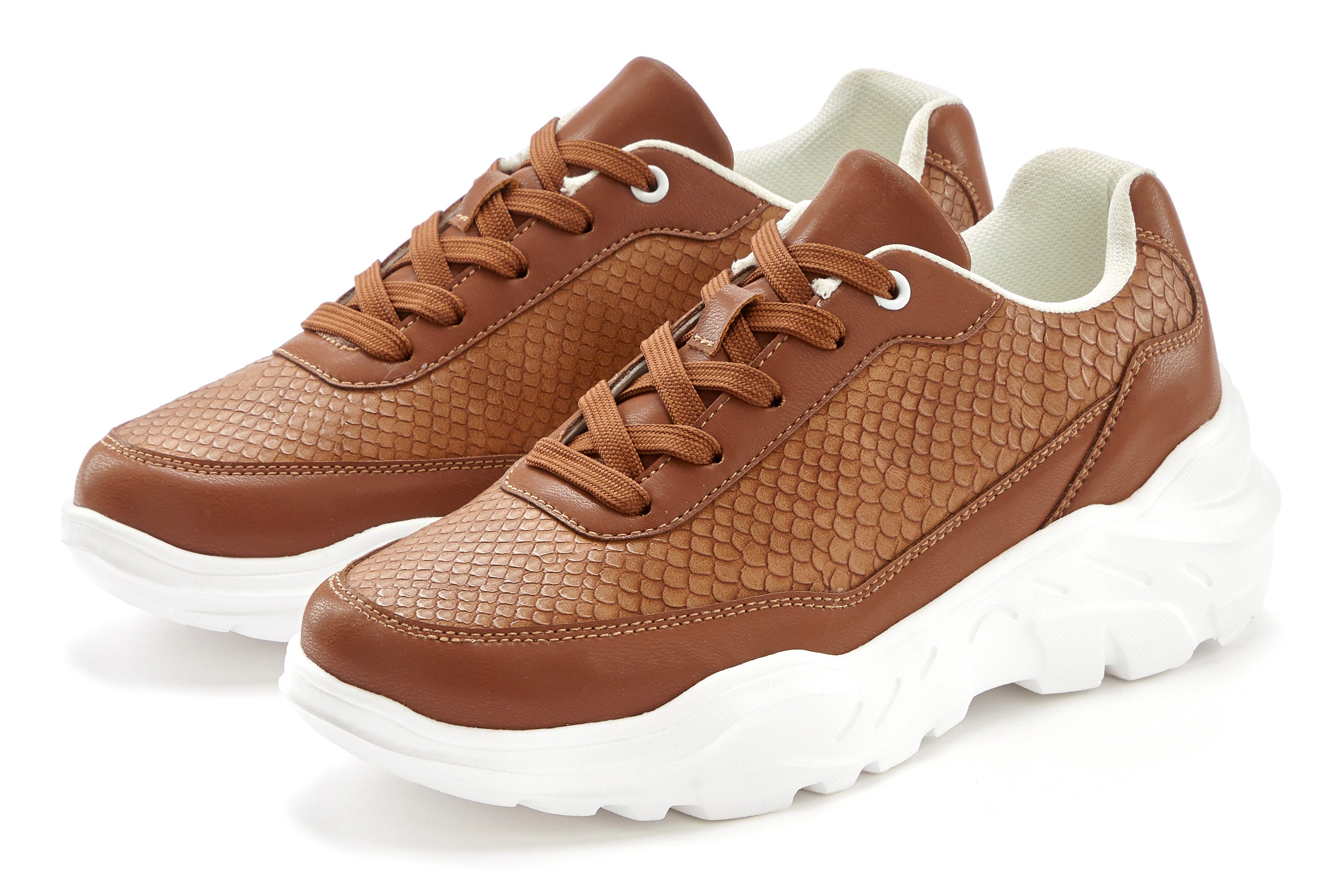 LASCANA Sneaker Halbschuh, Sportschuh, leichte Chunky Sohle VEGAN günstig online kaufen