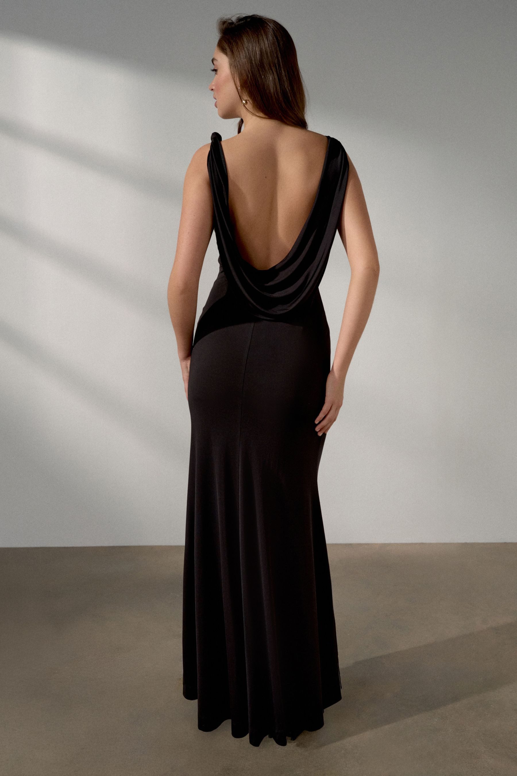 Next Partykleid Festliches Maxikleid mit Wasserfallausschnitt (1-tlg)