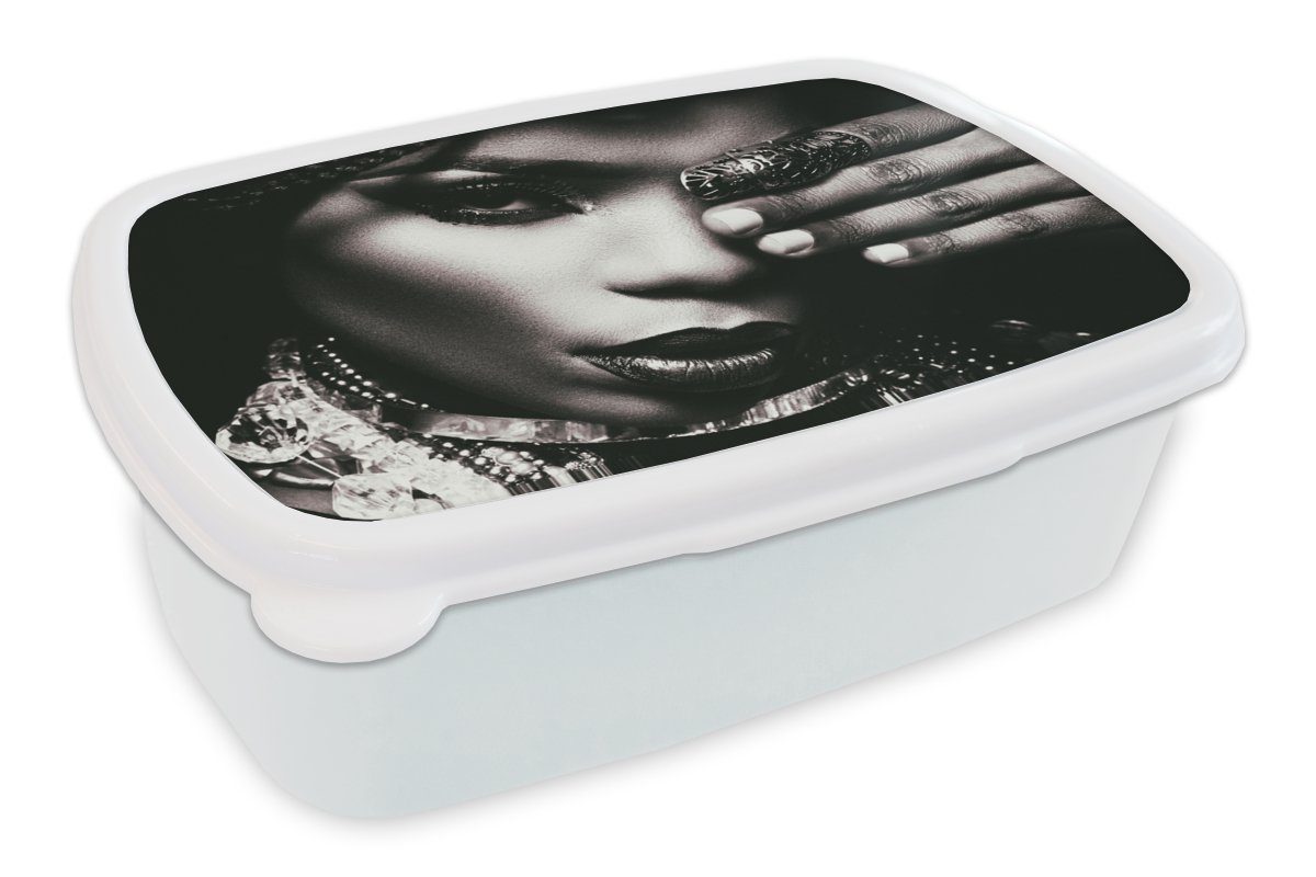 MuchoWow Lunchbox Frau - Schmuck - Ring - Make up - Schwarz - Weiß - Kette, Kunststoff, (2-tlg), Brotbox für Kinder und Erwachsene, Brotdose, für Jungs und Mädchen