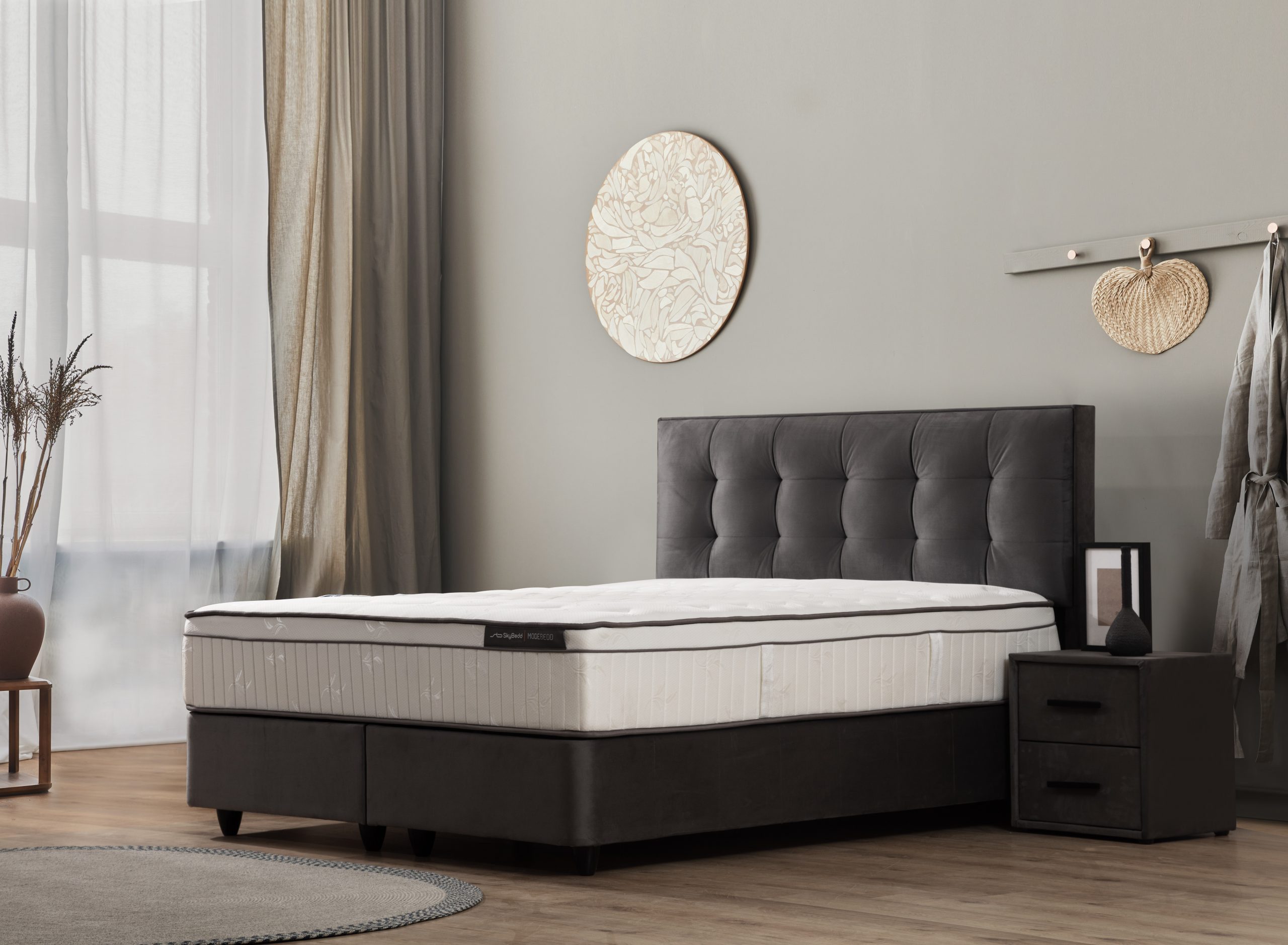 Viva Möbel Boxspringbett MODE (90 x 200 cm, 2 x Nachttische), Ergonomisches Bett - mit weichem Bezug