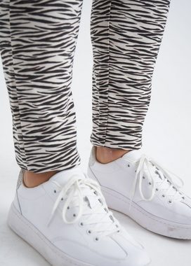 aprico Stoffhose APIowa im Zebra-Steifen-Look