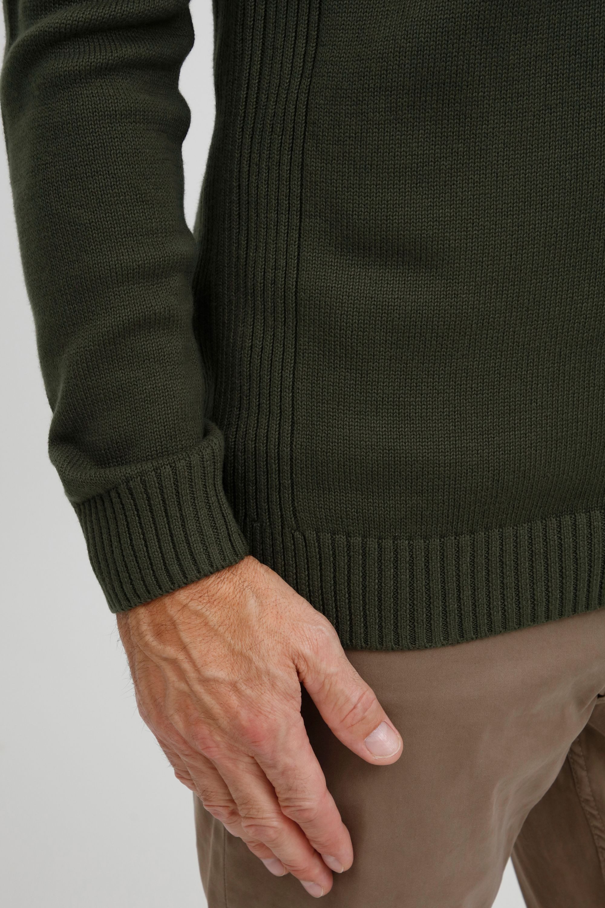 FQ1924 Strickjacke FQErland Strickjacke mit kurzem Stehkragen – Bild 5 von 5