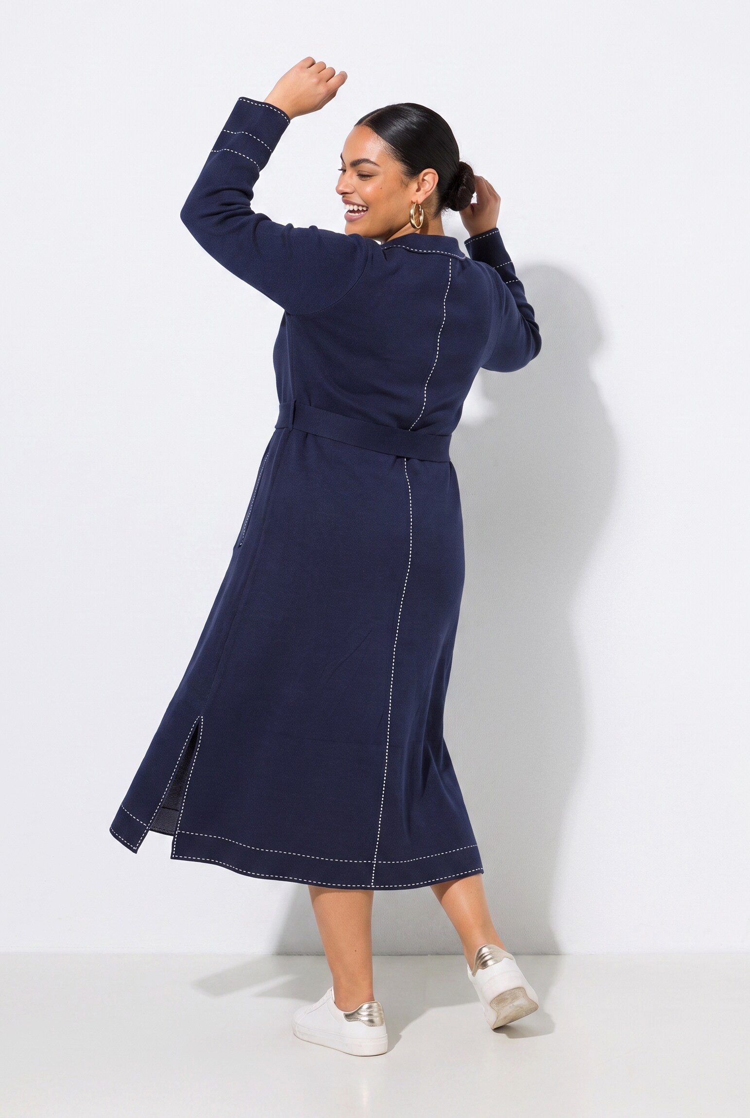 Ulla Popken Strickkleid Maxi-Strickkleid Hemdkragen V-Ausschnitt Langarm – Bild 3 von 4
