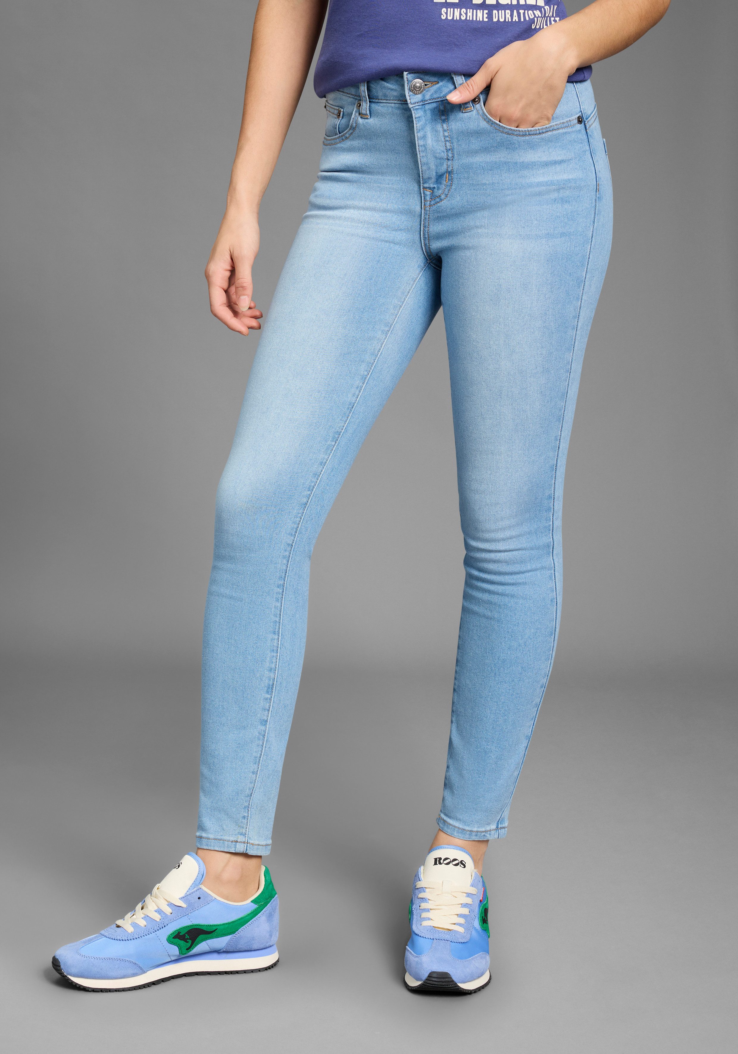 KangaROOS Slim-fit-Jeans CROPPED HIGH WAIST SLIM FIT schmale Passform, Röhrenjeans, trendige Used-Waschung