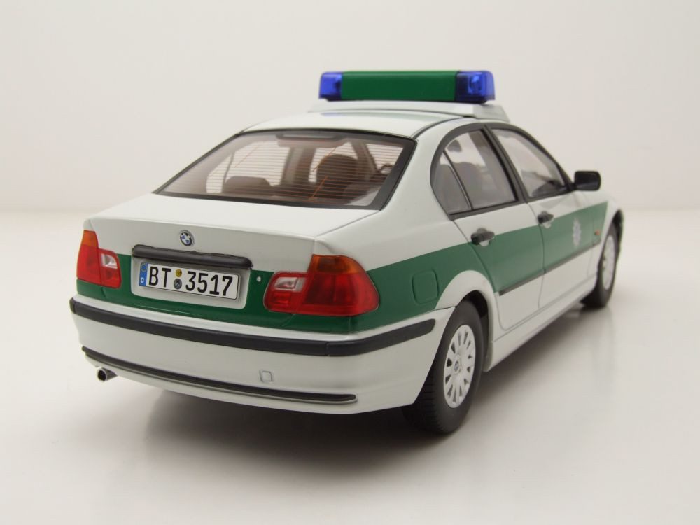 KK Scale Modellauto BMW 3er E46 Limousine Polizei 1999 weiß grün, Maßstab 1:18