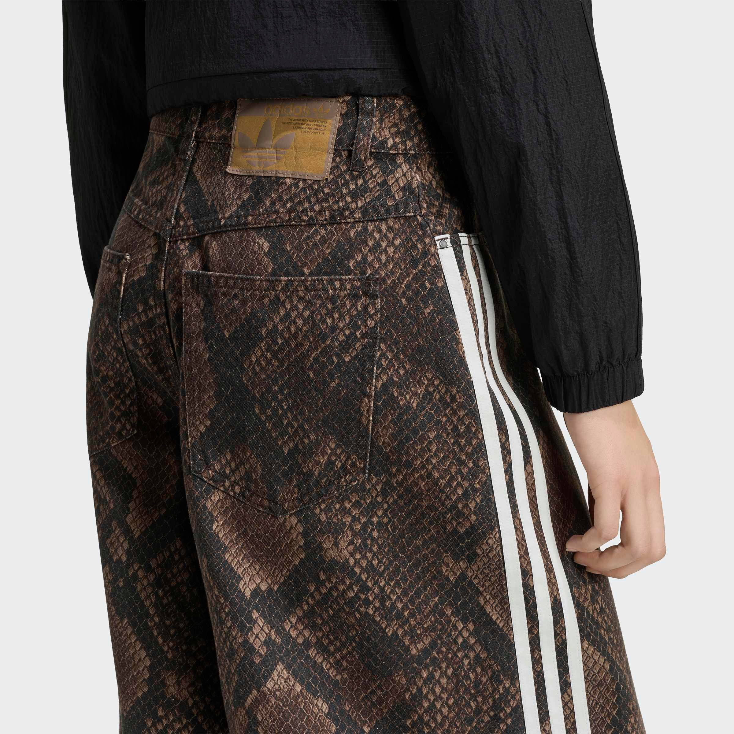 adidas Originals Shorts, DENIM, SCHLANGENPRINT – Bild 4 von 5