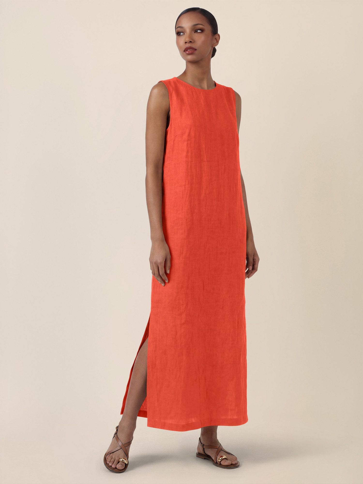 Apart Abendkleid mit seitlicher Knopfleiste
