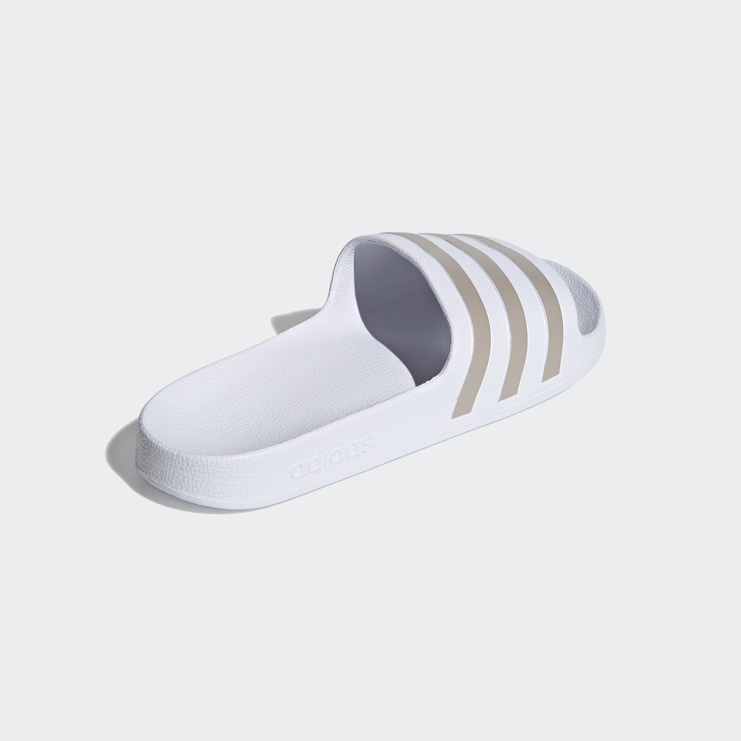 Badesandale Ftwwht adidas / Sportswear Plamet / Ftwwht ADILETTE AQUA