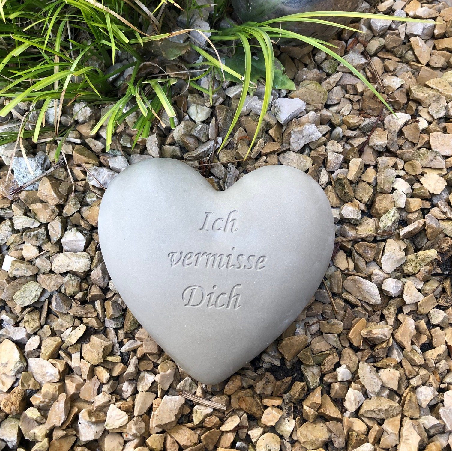 Radami Gartenfigur Grabherz Spruch "Ich vermisse Dich" 12cm, 580g