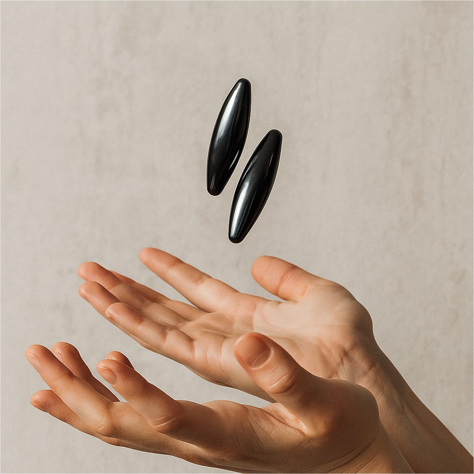 Gravidus Magnet Magnetsteine 2er Set dunkelgrau mit Klangeffekt 6 cm