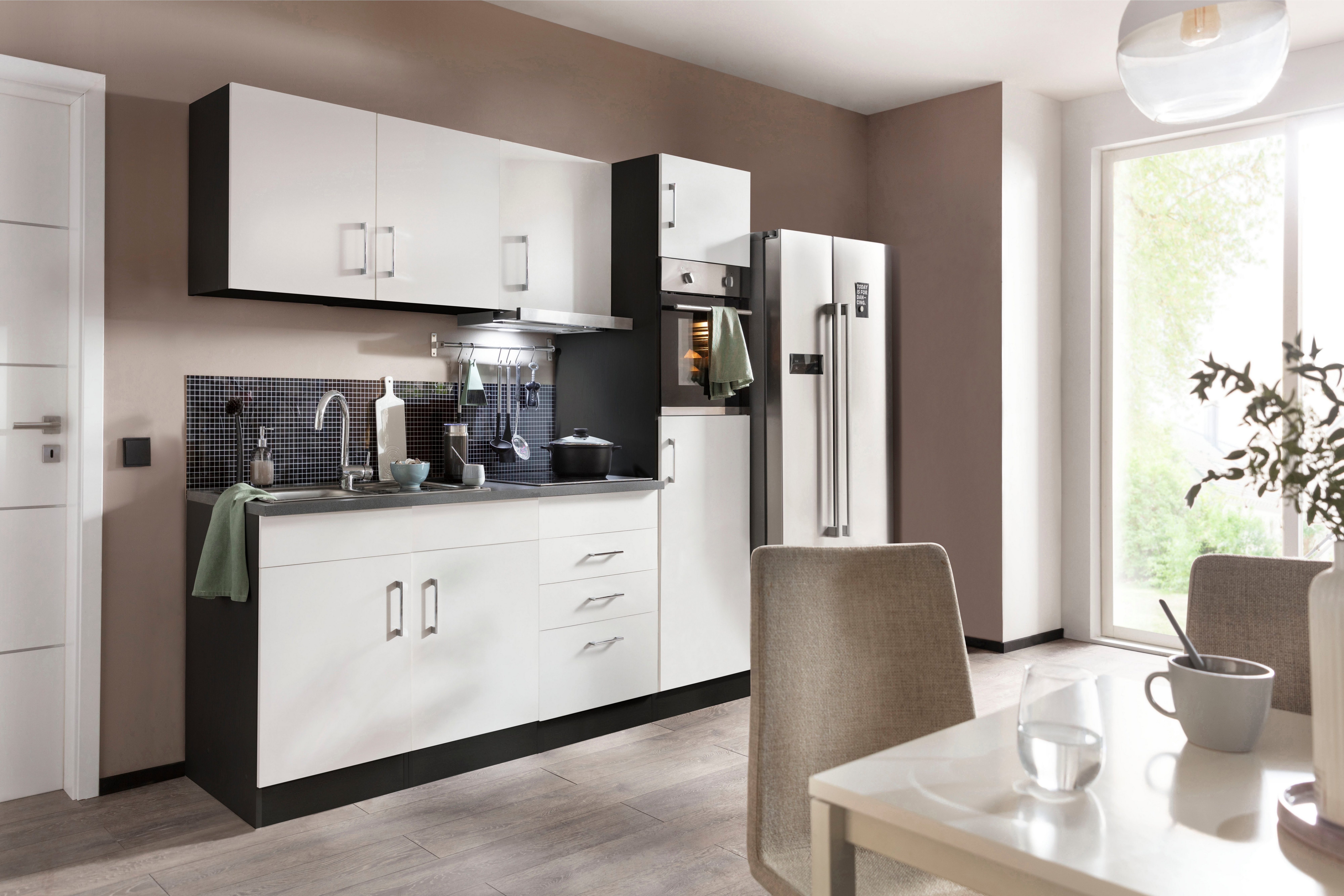 Küchenzeile HELD MÖBEL wahlweise E-Geräten, mit Breite 220 cm, Induktionskochfeld Paris, mit