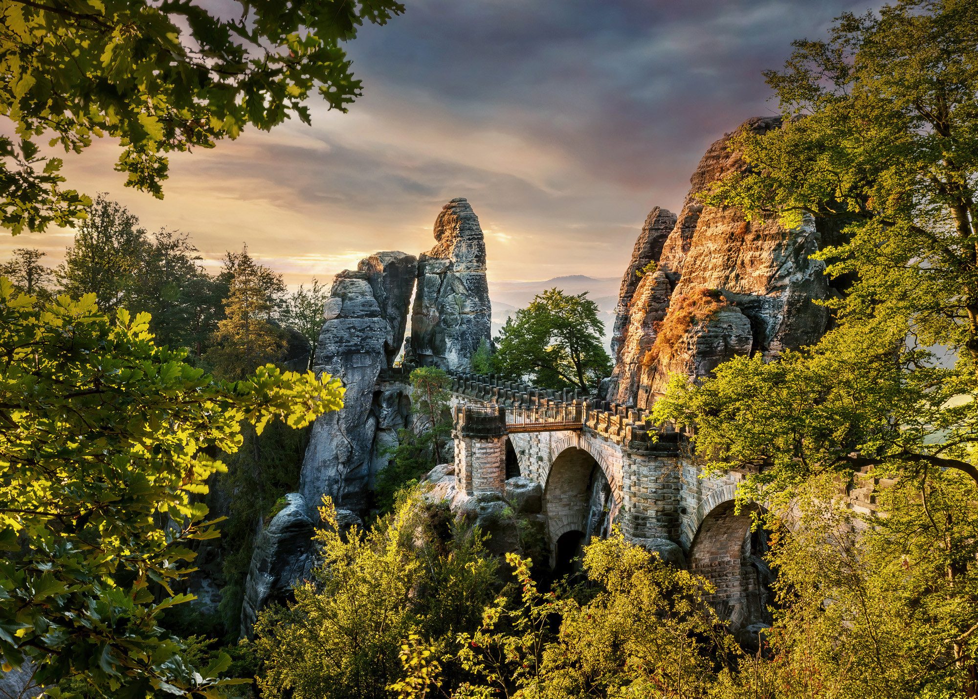 Rasch Fototapete Naturlandschaft Sächsische Schweiz - Vliestapete Grau Grün, bedruckt, (1 Rolle, 1 St., Kollektion 'Magicwalls' - 2,65 m x 3,71 m), Lichtbeständige Farben - Feucht abwischbar - Restlost abziehbar