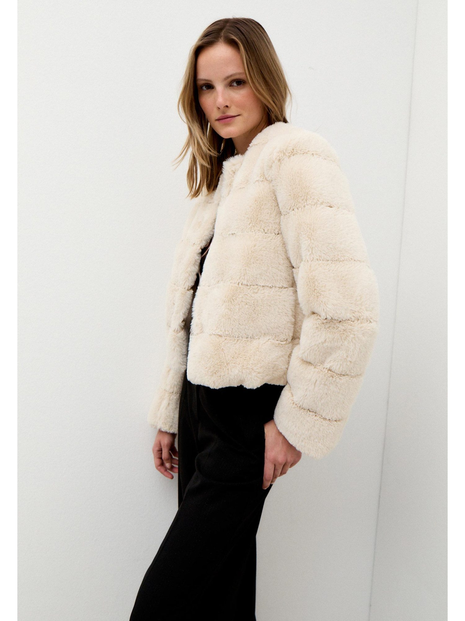 MORE&MORE Blouson kuschelige, stilvolle Kunstfell-Kurzjacke günstig online kaufen