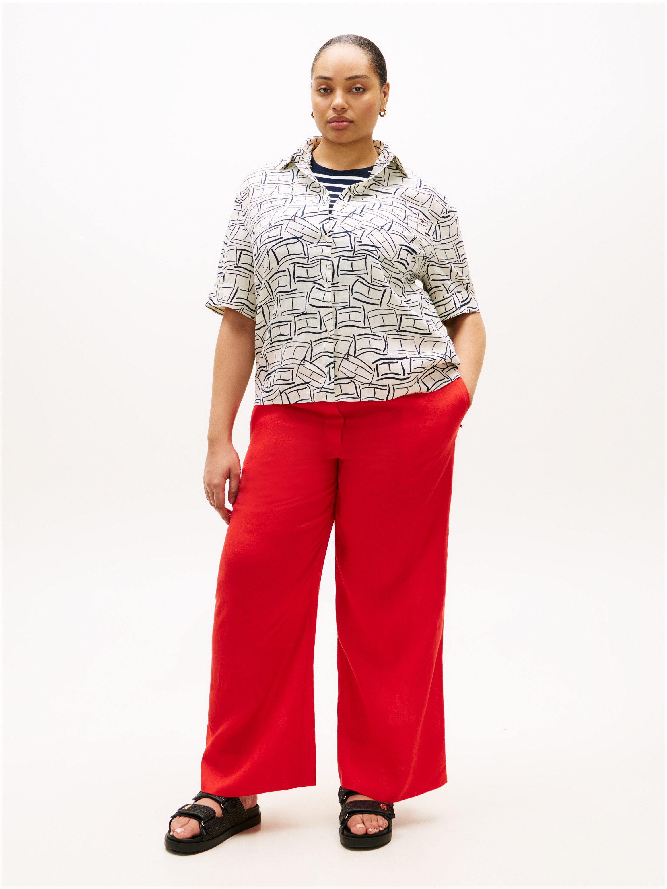 Tommy Hilfiger Curve Kurzarmshirt CRV ESS LINEN SHIRT WITH SS in großen Größen