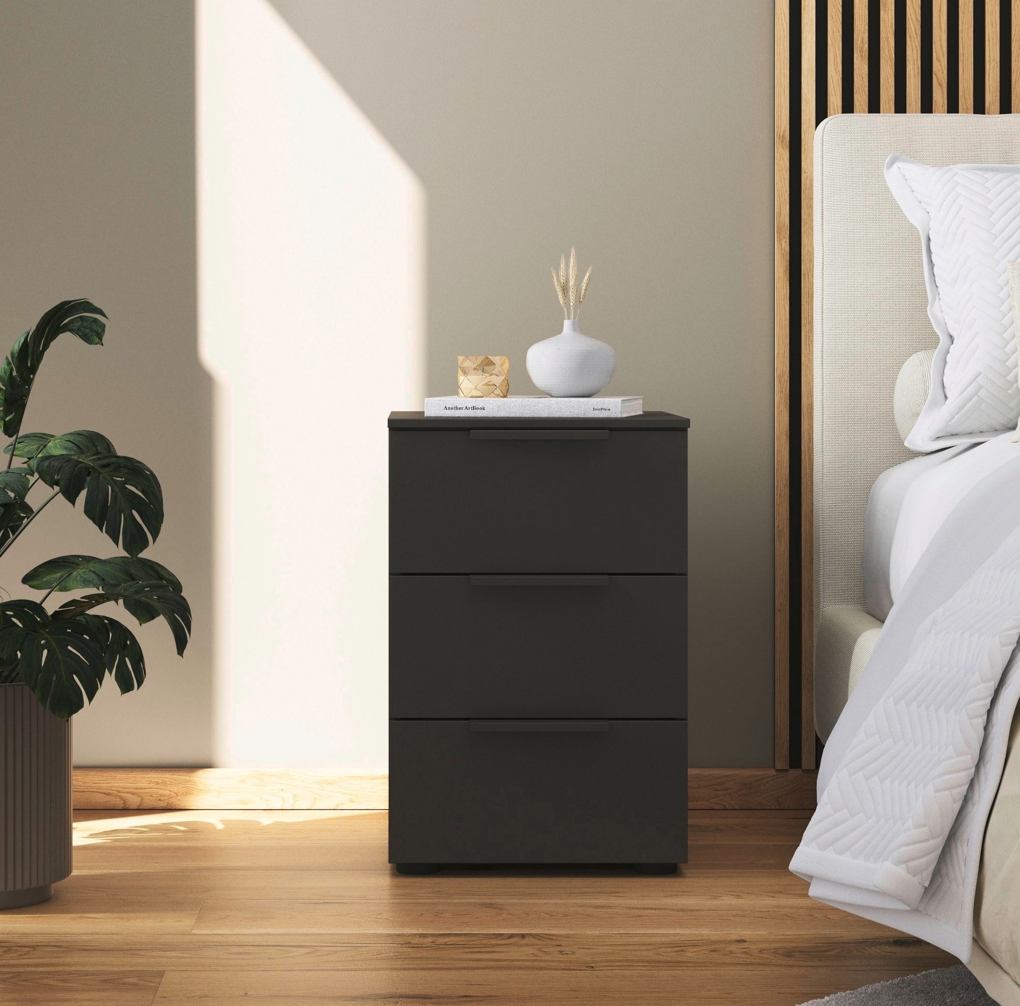 rauch Nachtkommode Nachttisch Nachtschrank Nachtkonsole FLIPP (Breite 40 cm), mit 3 Schubladen und Soft-Close-Funktion