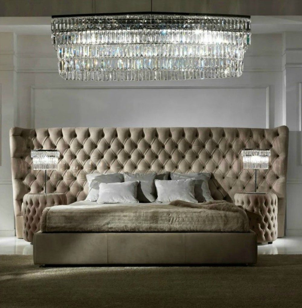 Polsterbett Luxus Doppelbett mit gepolstertem Kopfteil im Chesterfield-Design
