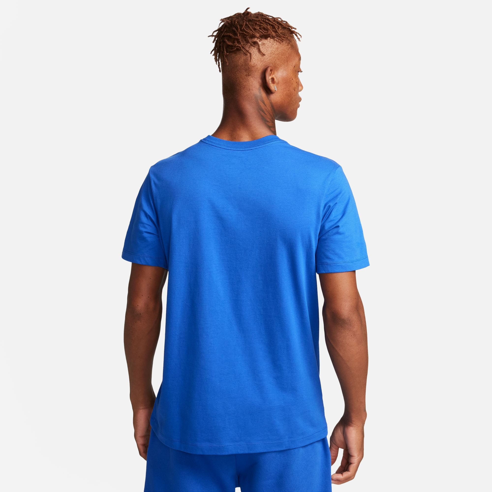 Nike Sportswear T-Shirt M NSW CLUB TEE mit Logostickerei auf der Brust, aus Jersey-Material, Regular Fit