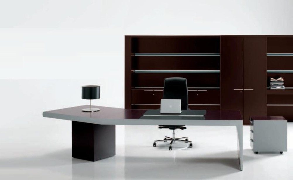 JVmoebel Eckschreibtisch Bordeauxfarbener Eckschreibtisch aus Holz mit modernem Design (1-St., 1 Eckschreibtisch), Made in Italy