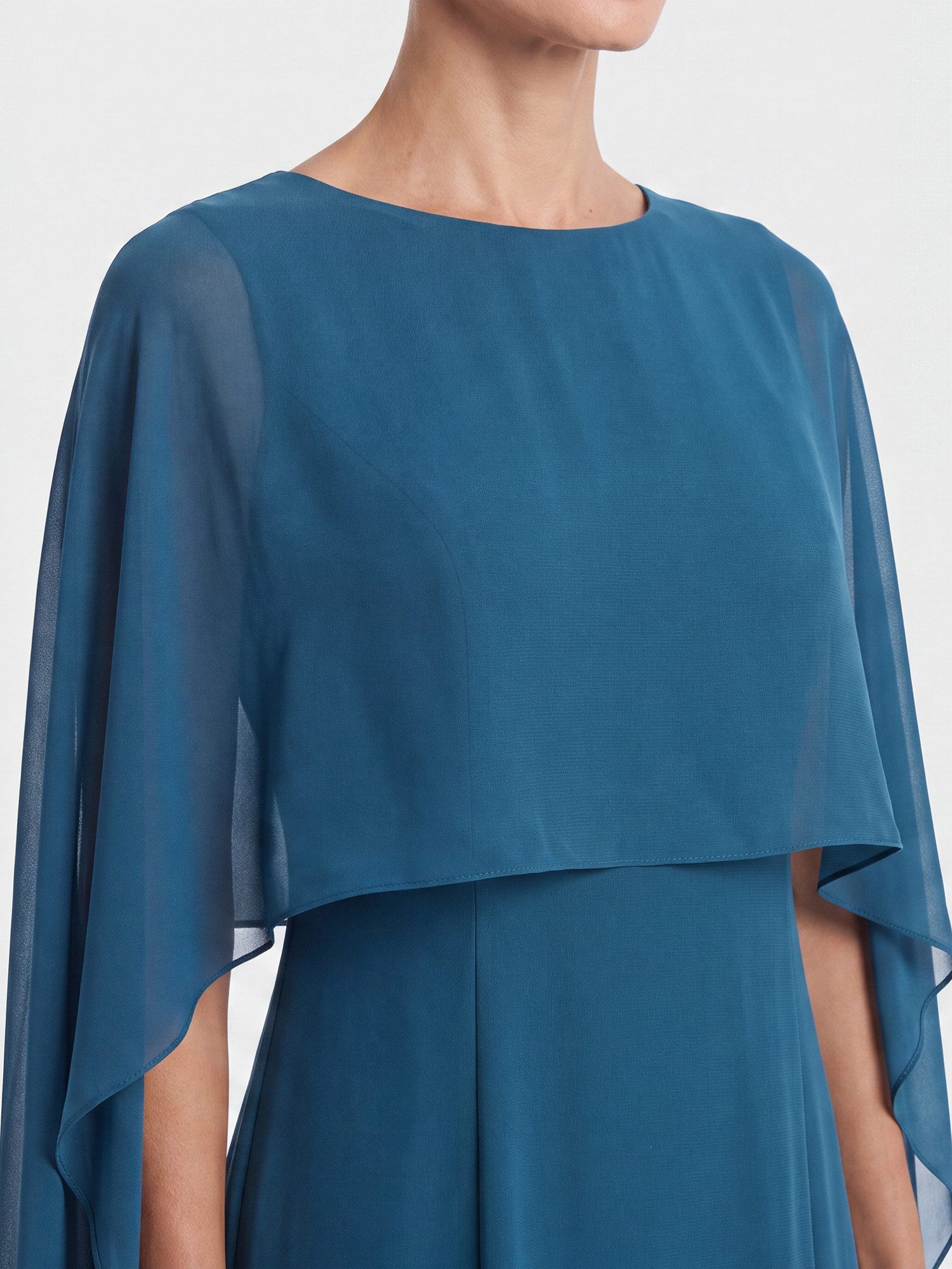 Apart Chiffonkleid mit Chiffon-Cape