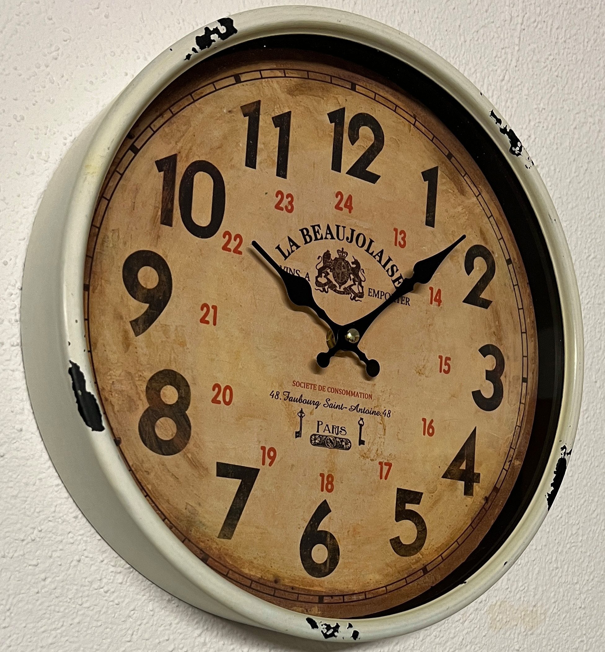 PERLA pd DESIGN Wanduhr Vintage Wanduhr 30 cm Analog Quarz Metall Glas Retro Landhaus Rund (Vintage-Design mit Metallrahmen und Glasabdeckung, Ø 30 cm)