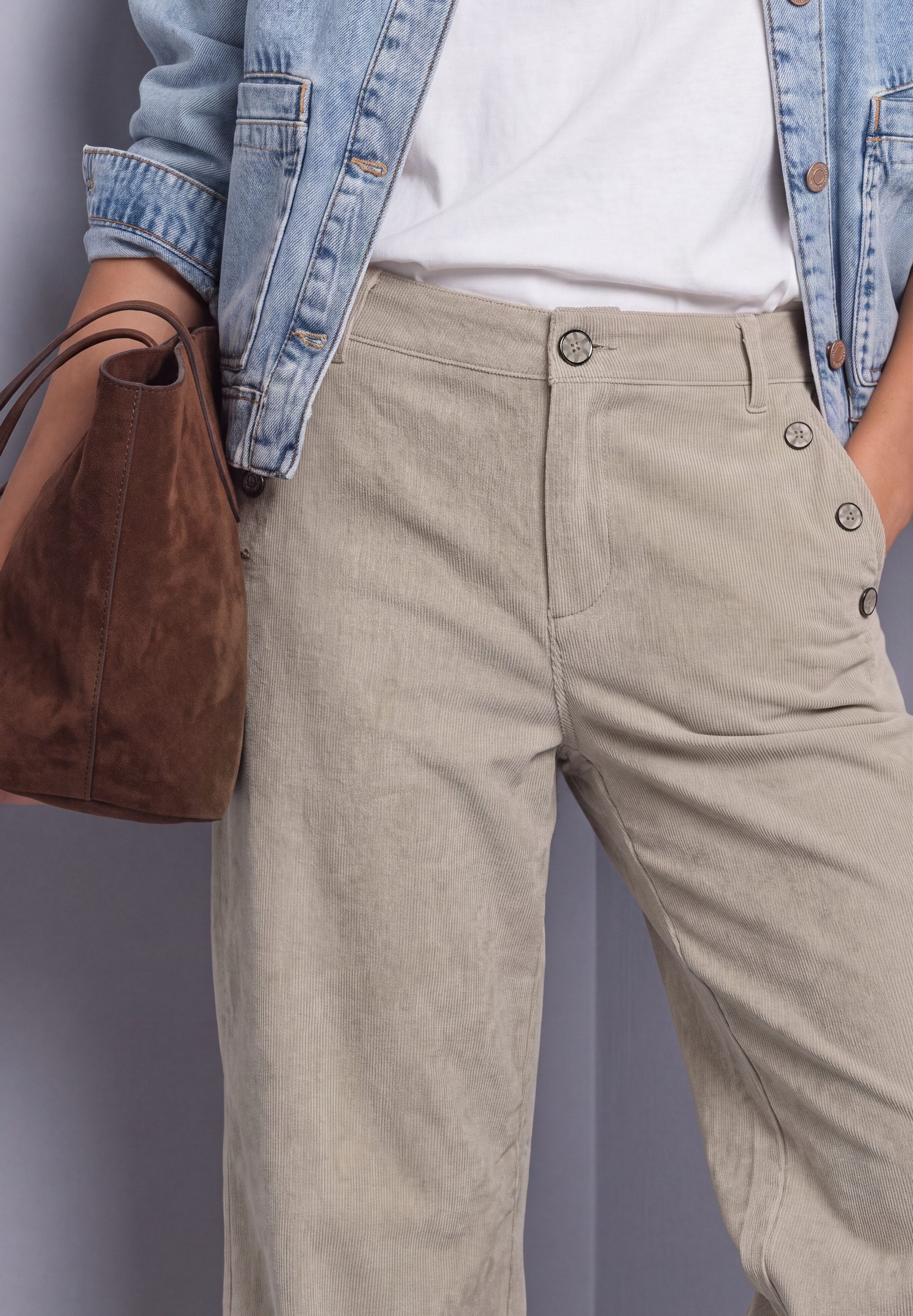 STREET ONE Cordhose Style Amalia Streight Leg mit Zierknöpfen – Bild 3 von 5