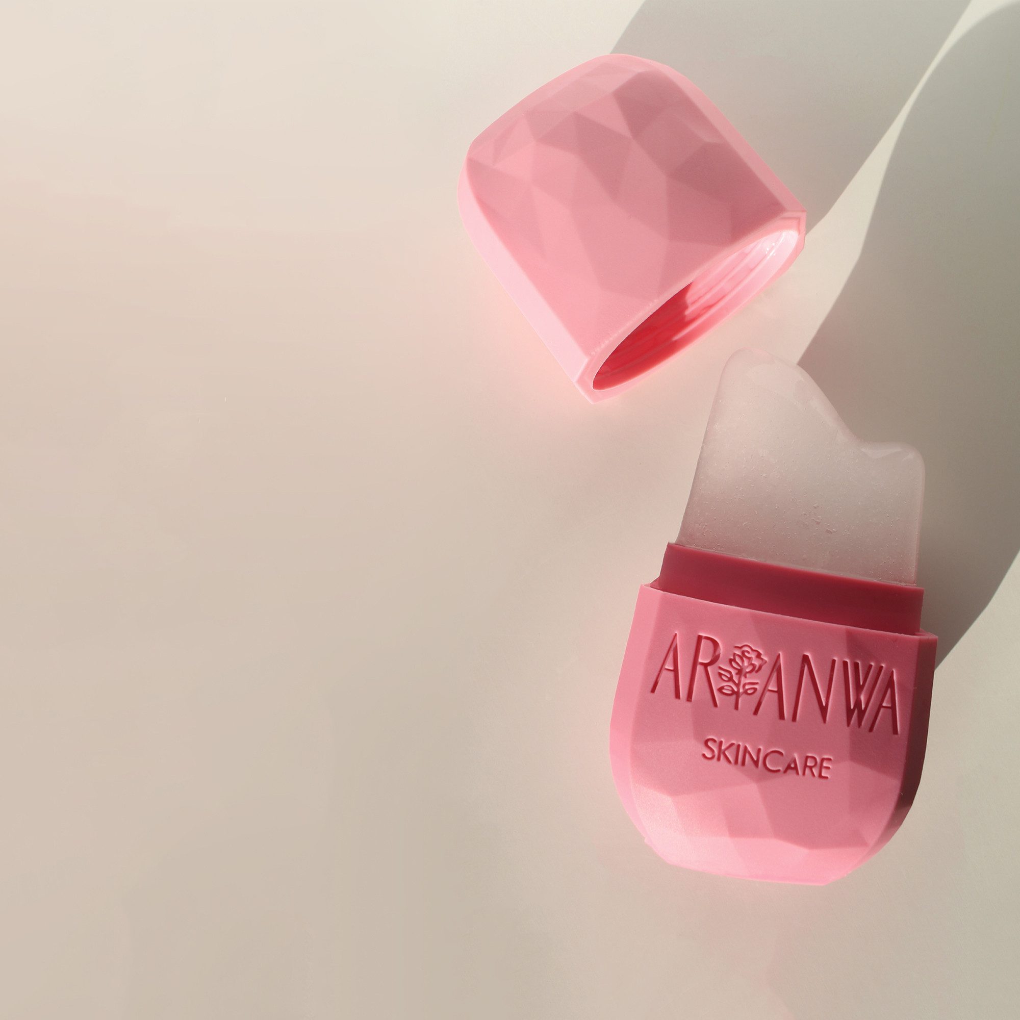 ARI ANWA Skincare Massagegerät Facial Ice Cube - Facial Ice Roller - Eismassage fürs Gesicht