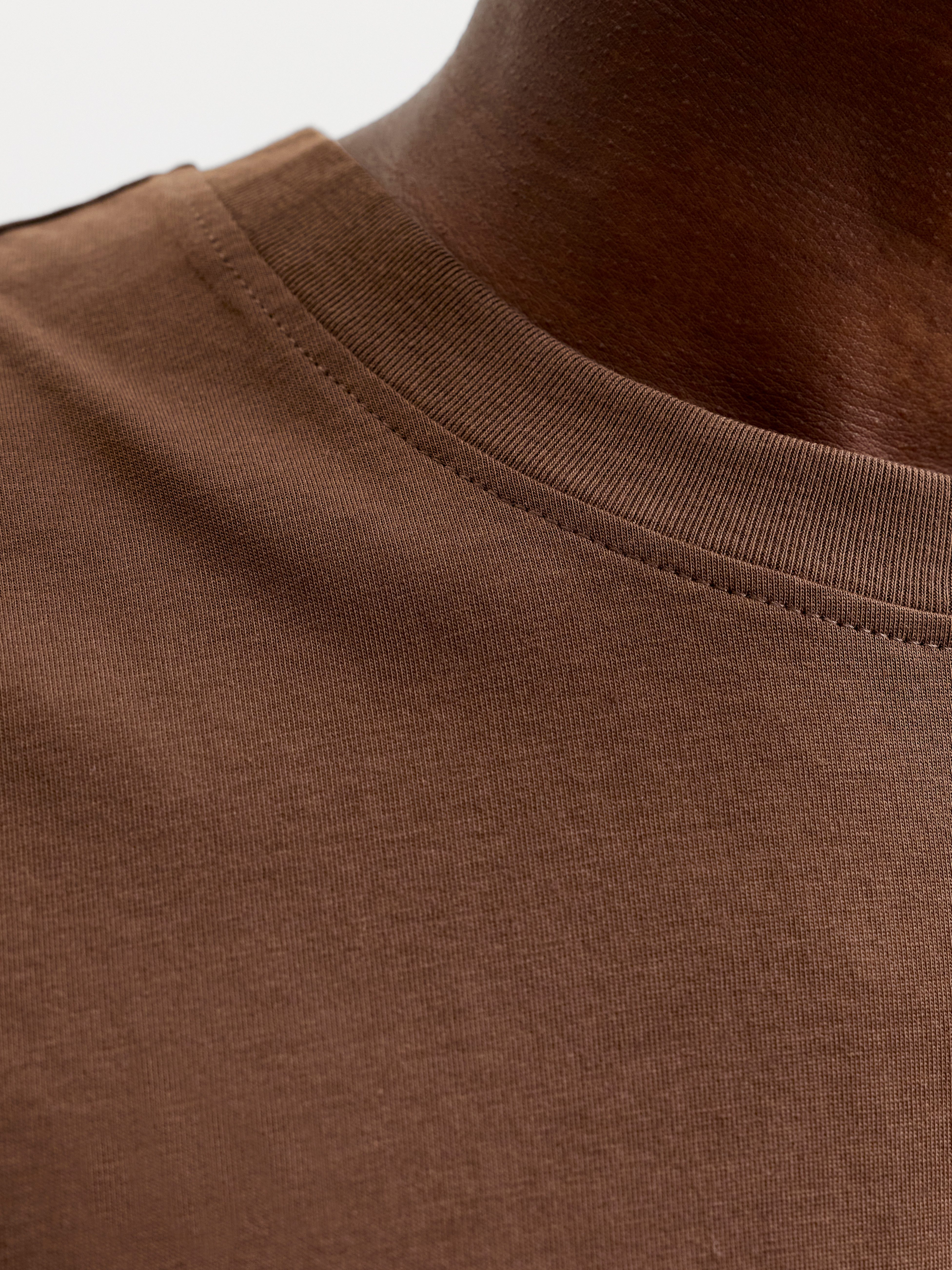 Jack & Jones Rundhalsshirt JJESTAR mit Pigmentprint und Baumwollgefühl Baumwolle, relaxed fit