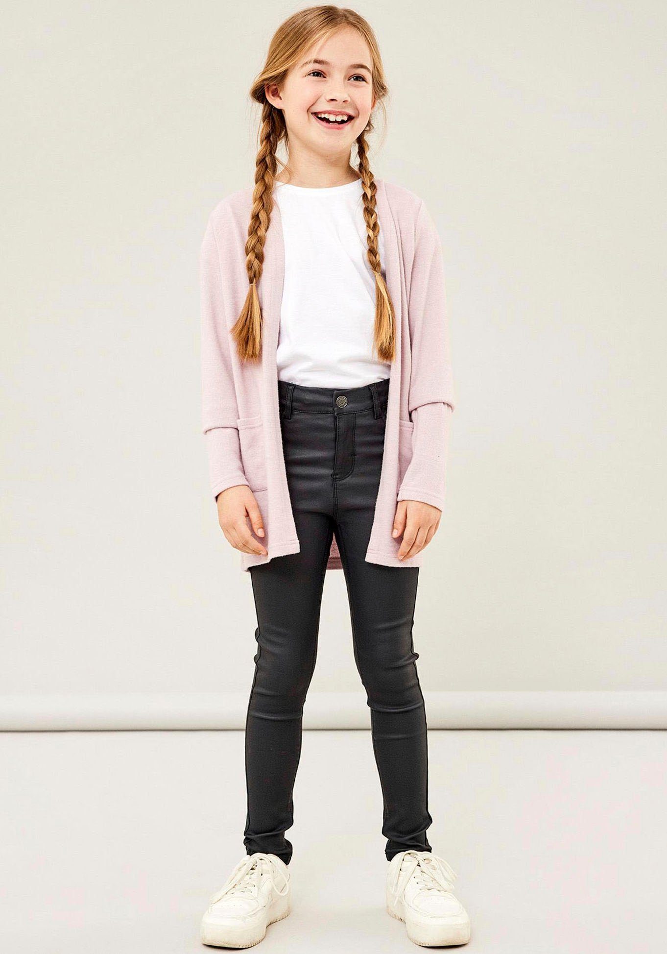 Name It Strickjacke NKFVICTI – Cardigan ohne Verschluss aus Feinstrick unifarben, casual, regular fit, Feinstrick, V-Ausschnitt