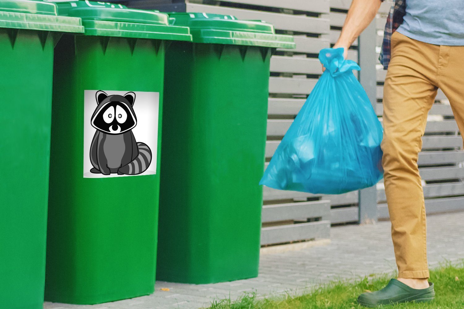 St), Abfalbehälter Cartoon Mülleimer-aufkleber, MuchoWow weiß Waschbären - Container, schwarz Mülltonne, und Wandsticker (1 Sticker, eines Illustration