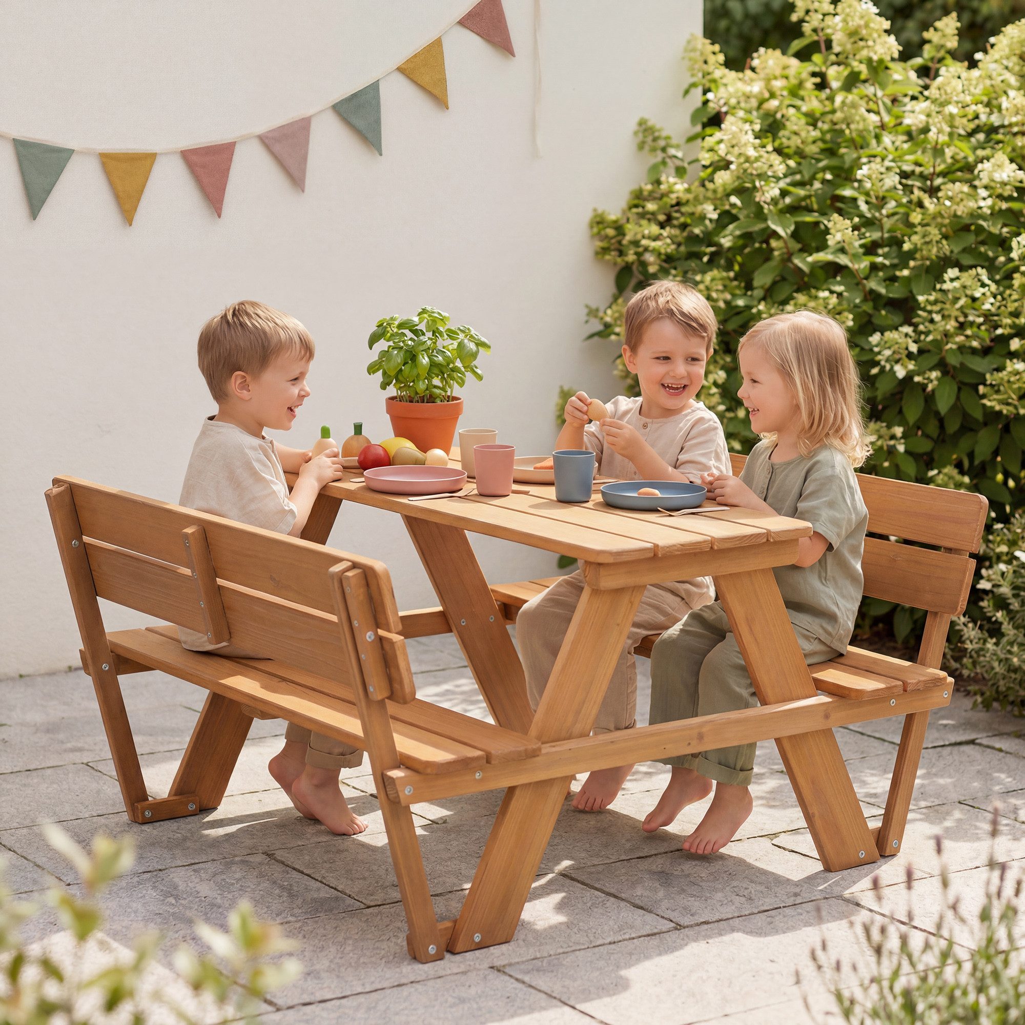 roba® Garten-Kindersitzgruppe Outdoor+, mit 2 Bänken, 1 Tisch "Picknick for 4", aus Massivholz, wetterfest