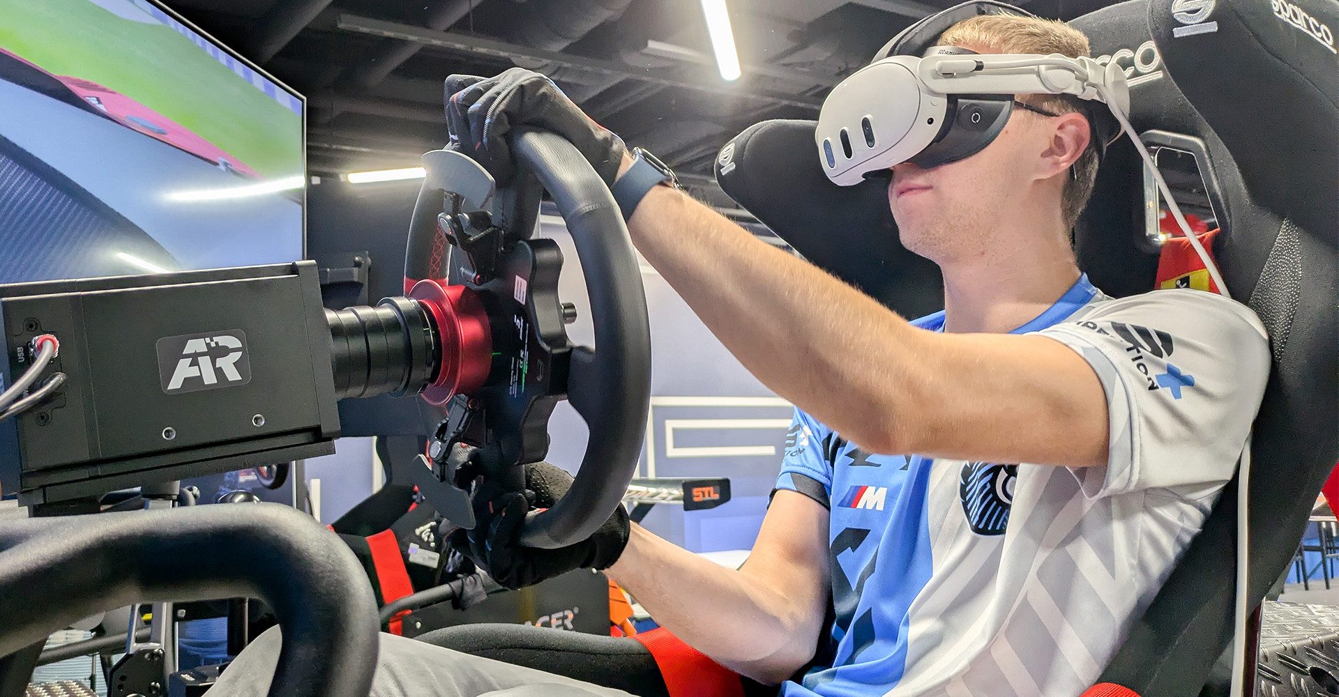 mydays Erlebnisgutschein VR Rennsimulator München (1 Std), Virtuelles Adrenalin erleben im Muenchner Rennsimulator