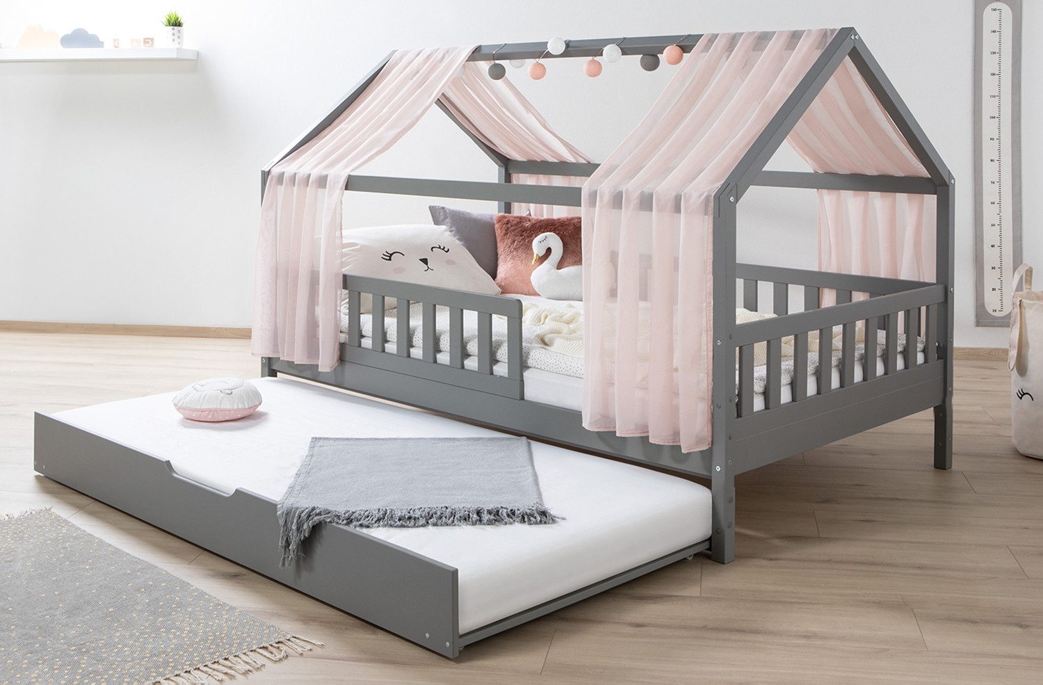 Ticaa Hausbett Kim mit Rausfallschutz und Zusatzbett aus Kiefer, Kinderbett günstig online kaufen