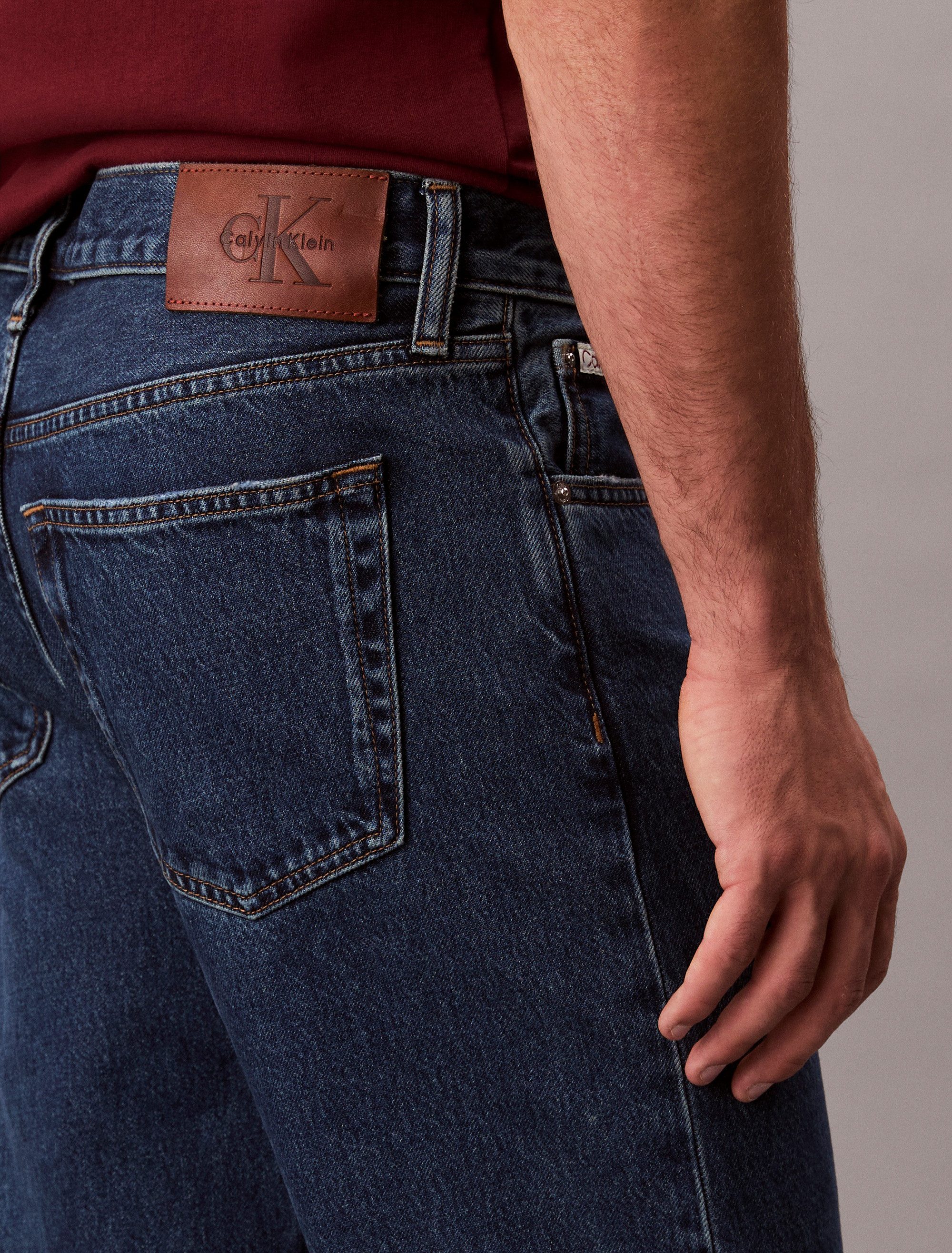 Calvin Klein Jeans 5-Pocket-Jeans tapered fit – Bild 3 von 5