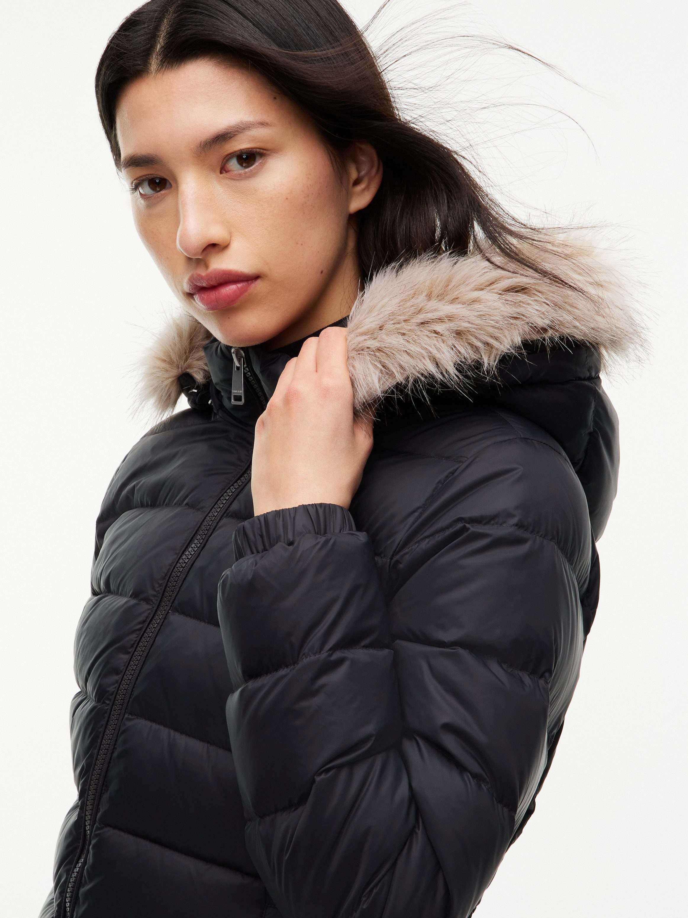 Tommy Jeans Steppmantel TJW ESSENTIAL HOODED DOWN COAT Kunstfaser