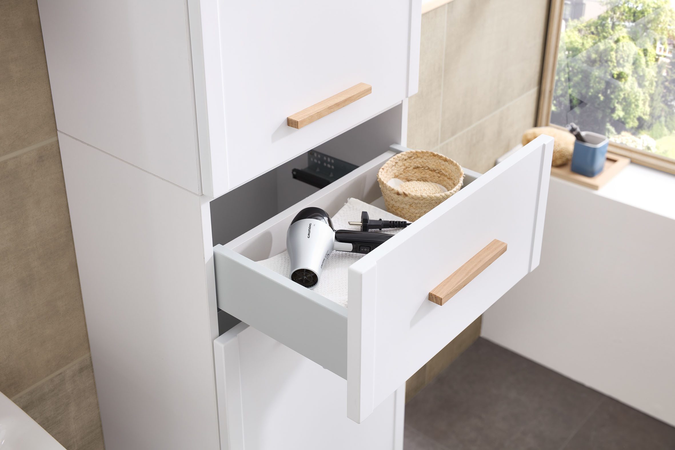 Saphir Hochschrank mit Soft-Close und 4 Glaseinlegeböden