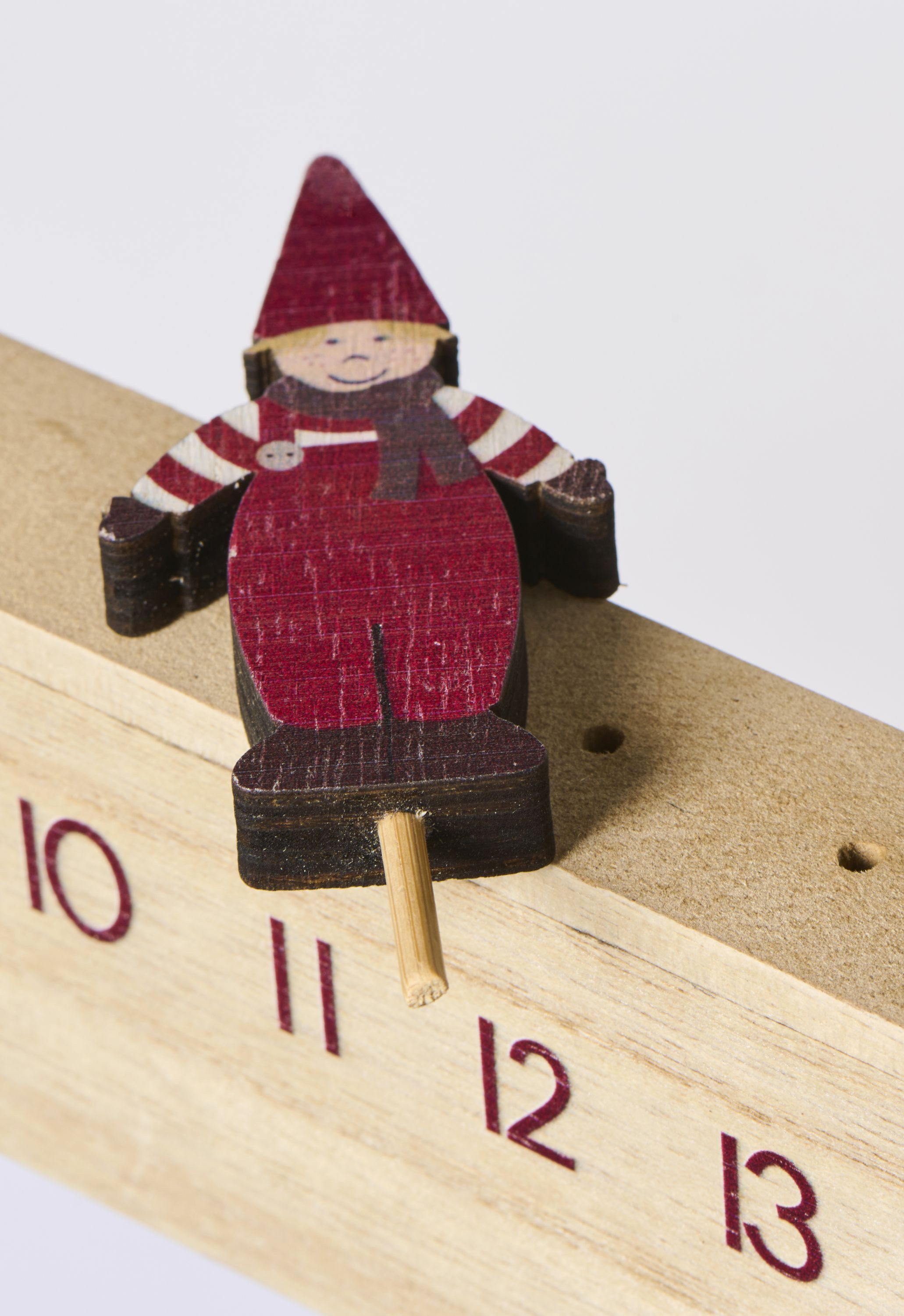 Ib Laursen Christbaumschmuck Ib Laursen - Adventskalender Weihnachtskalender Wichtel L50cm Holz – Bild 4 von 5